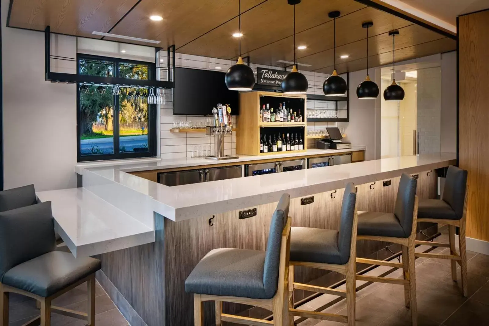 Restaurant/places to eat in Hyatt House Tallahassee Capitol University Restaurant/places to eat in Hyatt House Tallahassee Capitol University