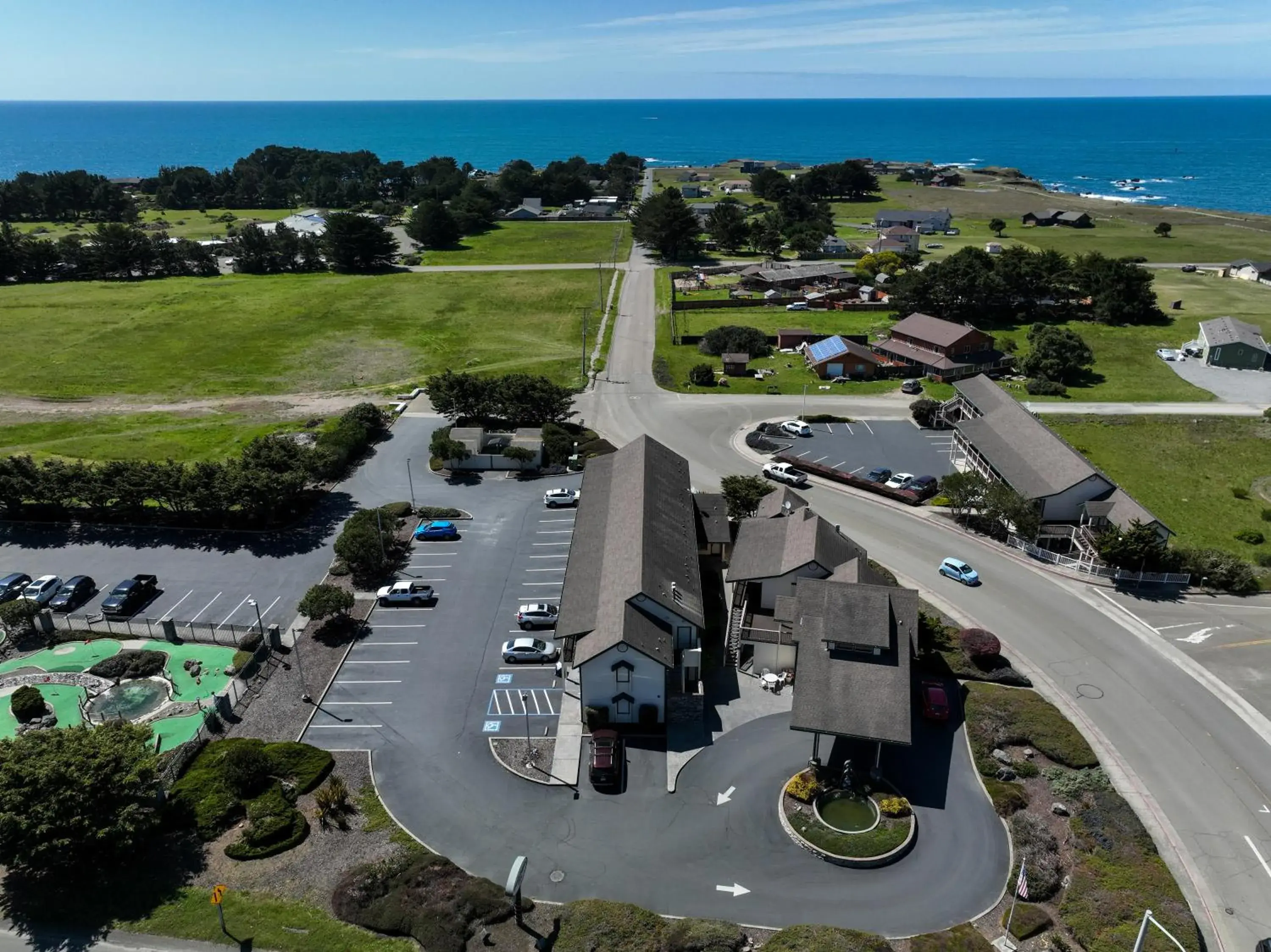 Property building, Bird's-eye View in Emerald Dolphin Inn & Mini Golf