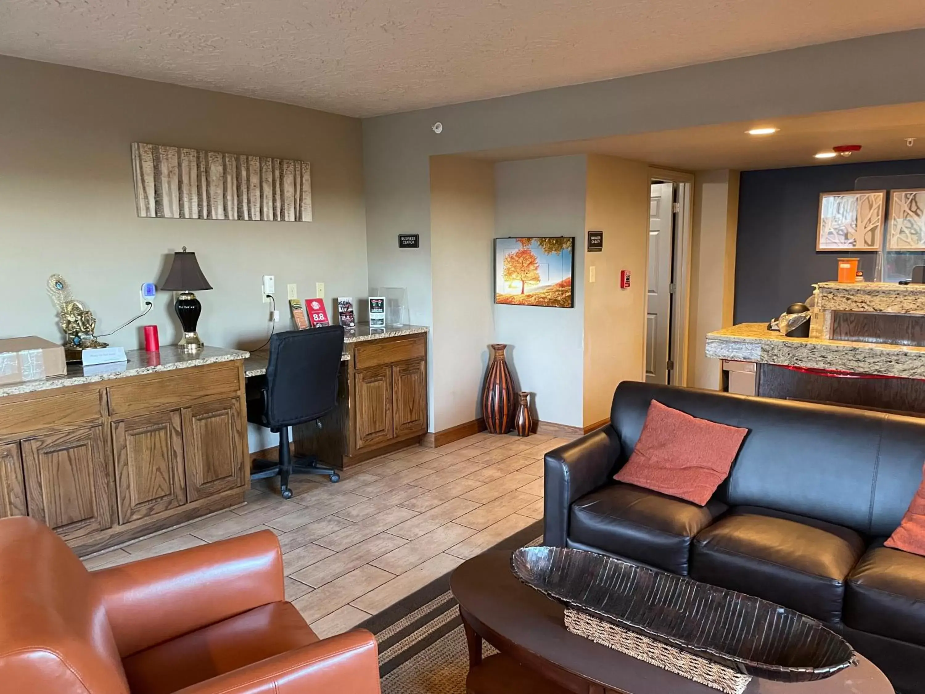 Lobby or reception, Seating Area in Quality Inn