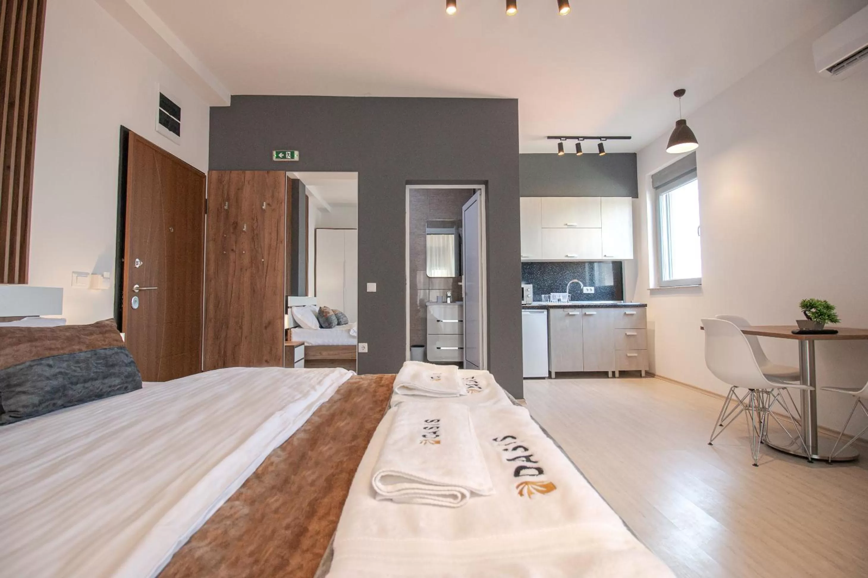 Photo of the whole room in OASIS Apartments