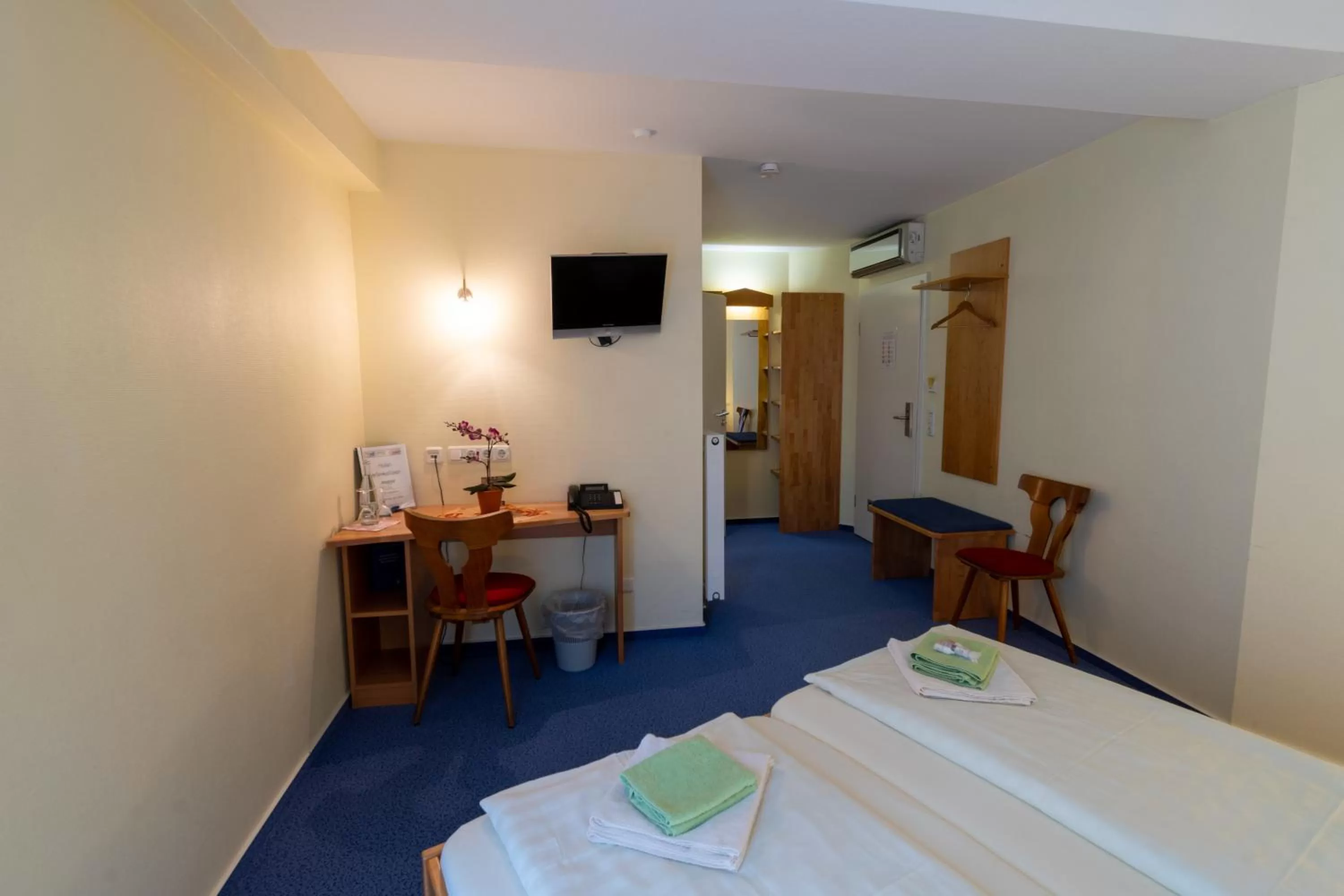 Photo of the whole room, Bed in Hotel Landgasthof Ratz