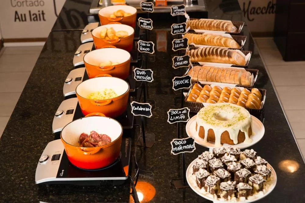 Food in Hotel Campo Largo Express