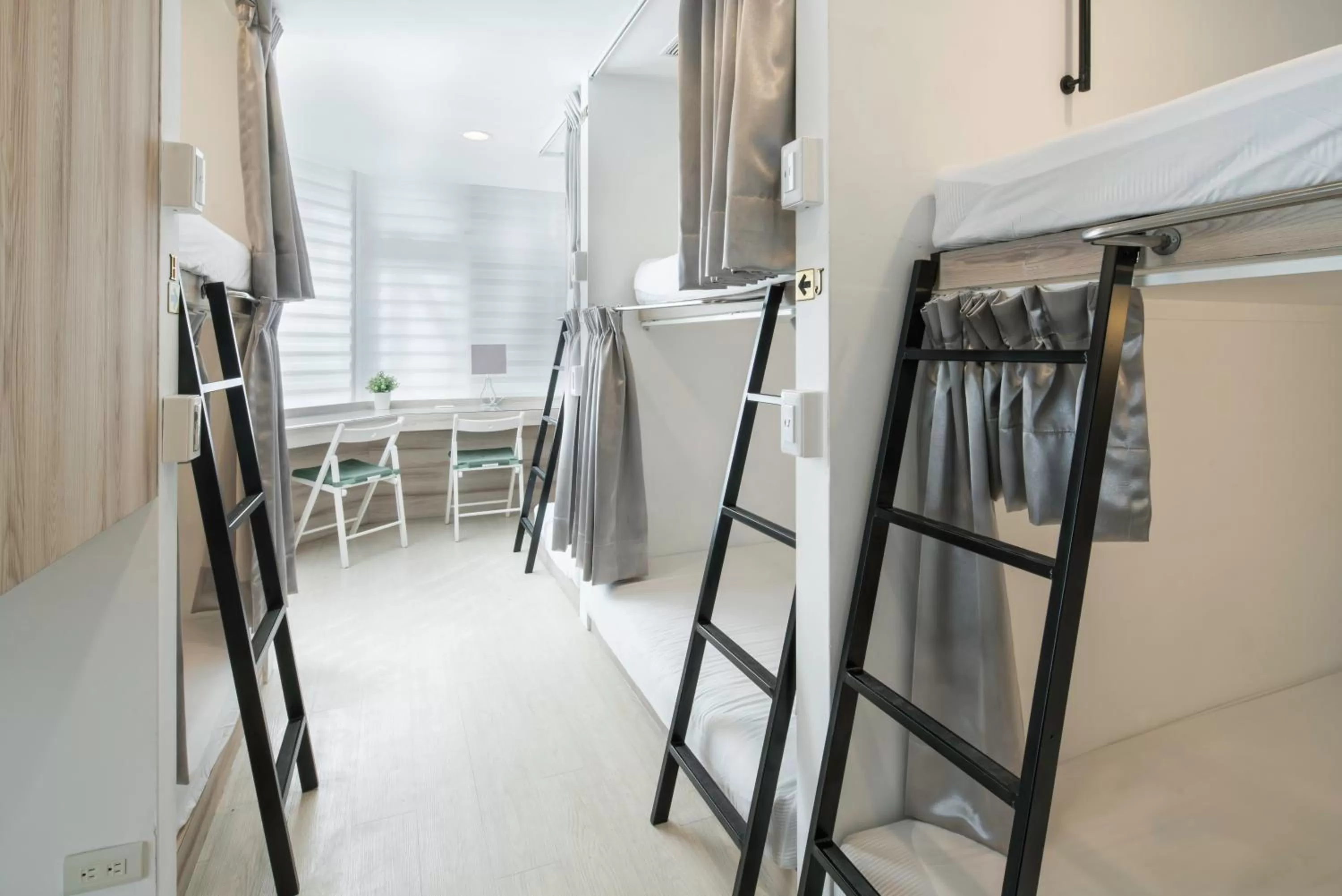 bunk bed, Bed in Shin Sei Bashi Hotel