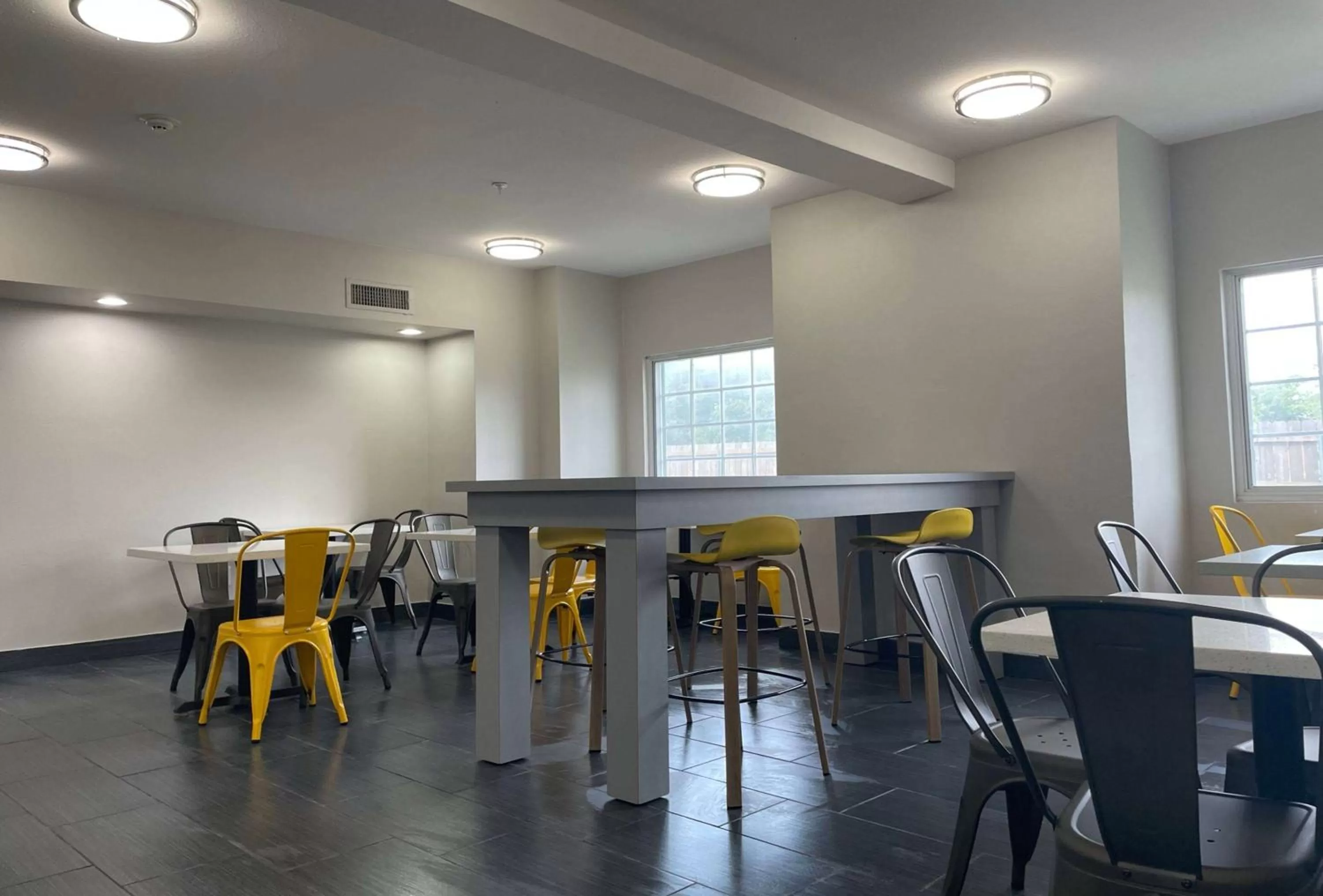 Breakfast in Microtel Inn & Suites by Wyndham Bossier City