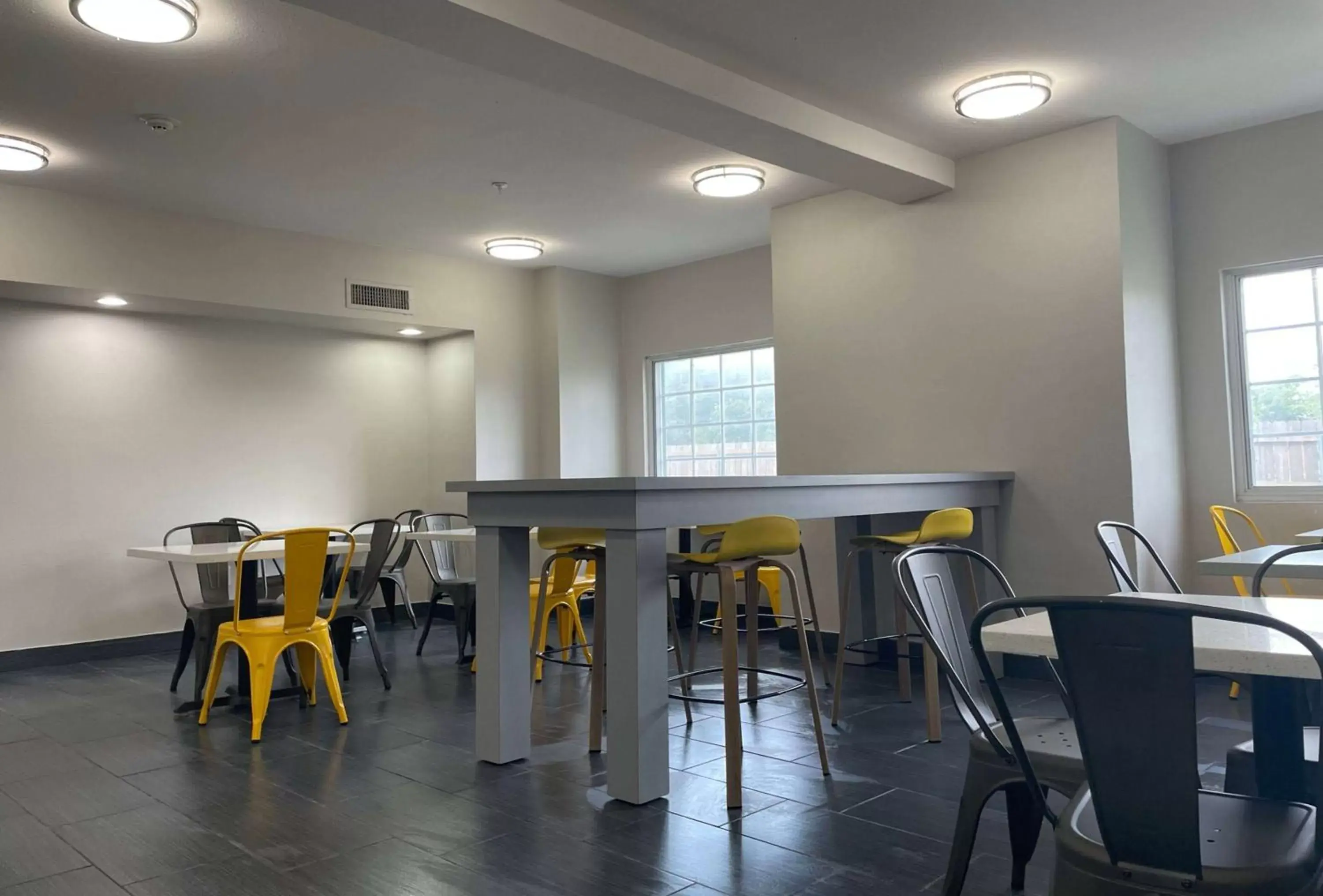 Breakfast in Microtel Inn & Suites by Wyndham Bossier City Breakfast in Microtel Inn & Suites by Wyndham Bossier City