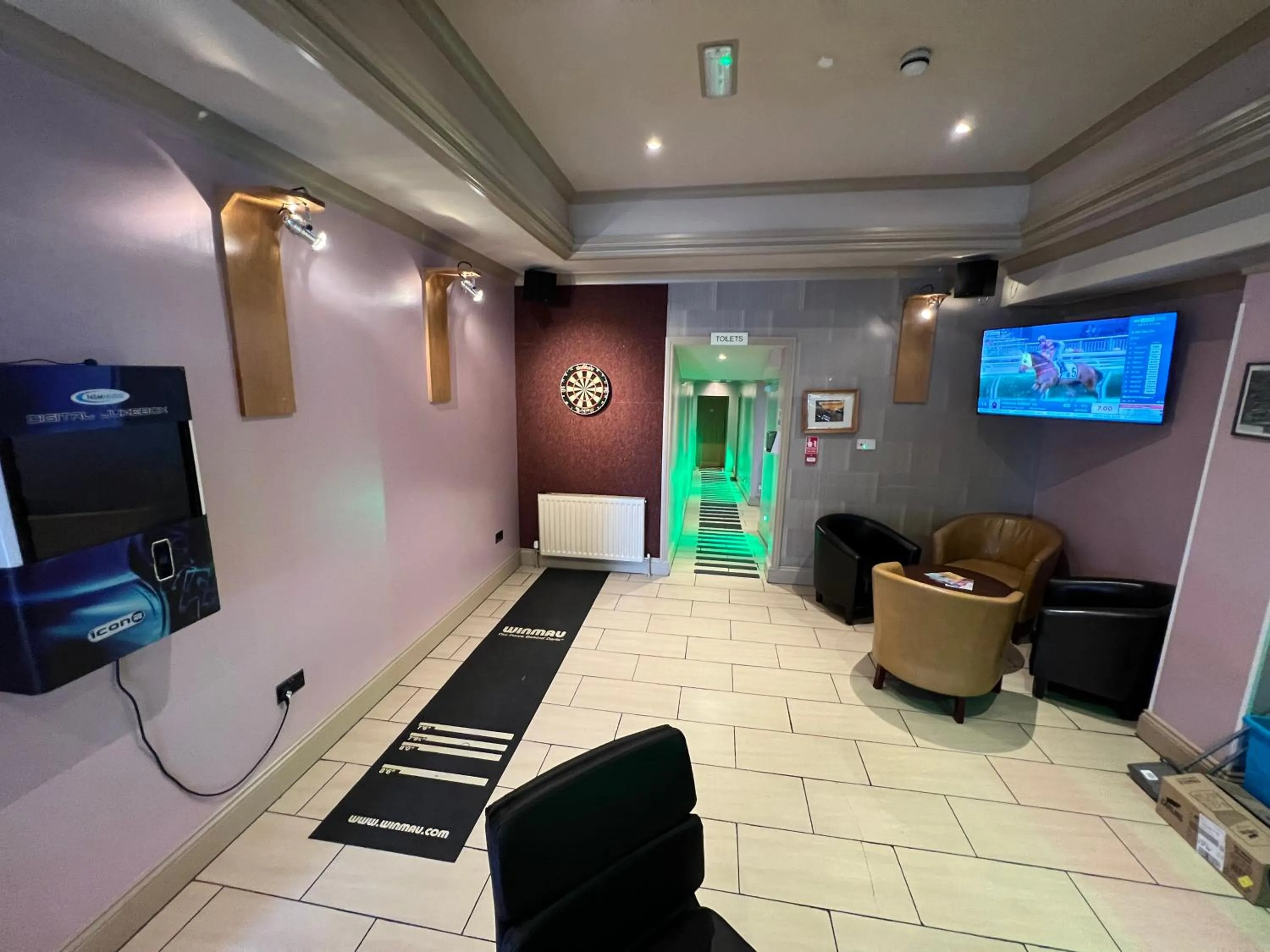 Lobby or reception in Southport Metro Hotel