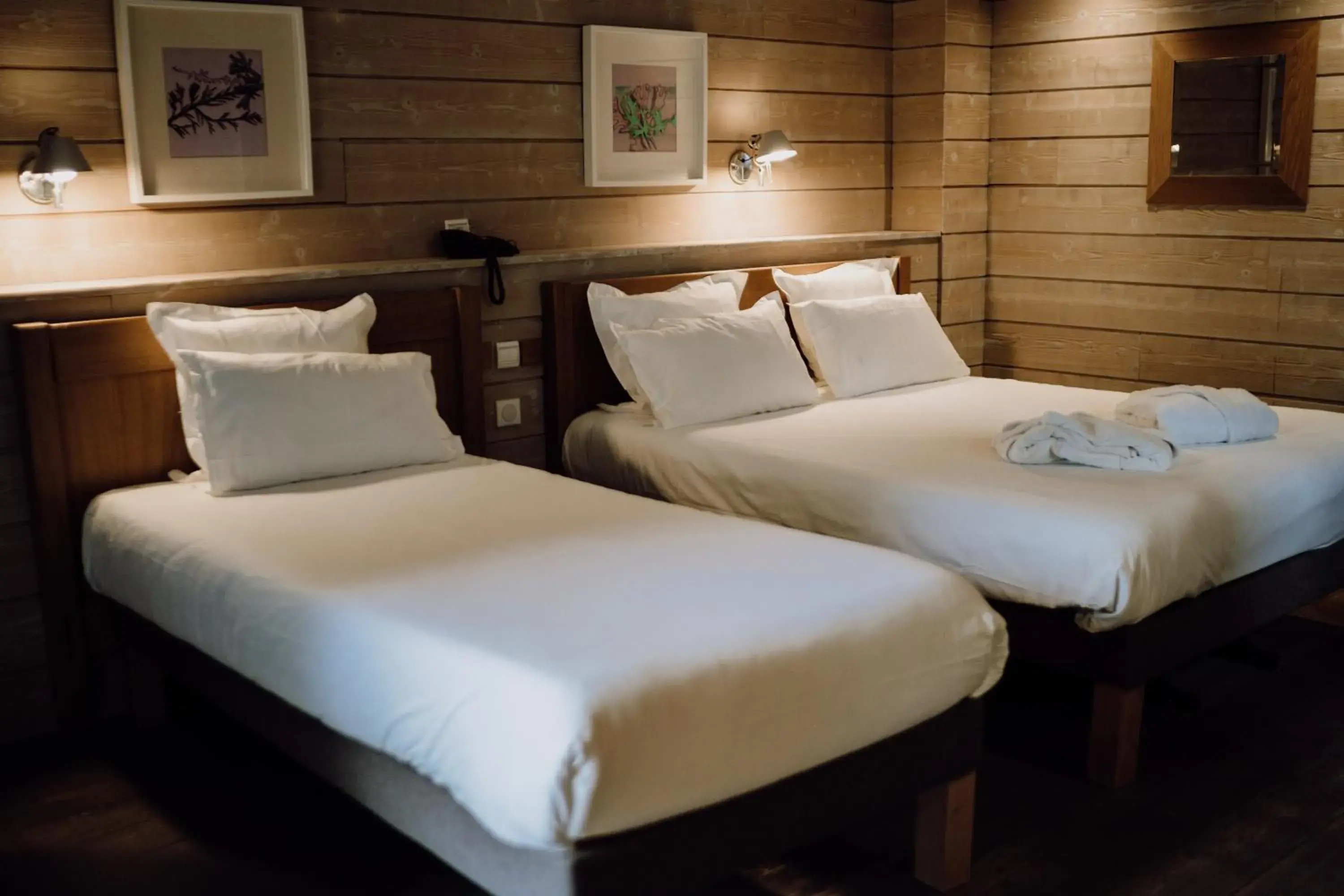 Bed in Emeria Dinard Hotel Thalasso & Spa