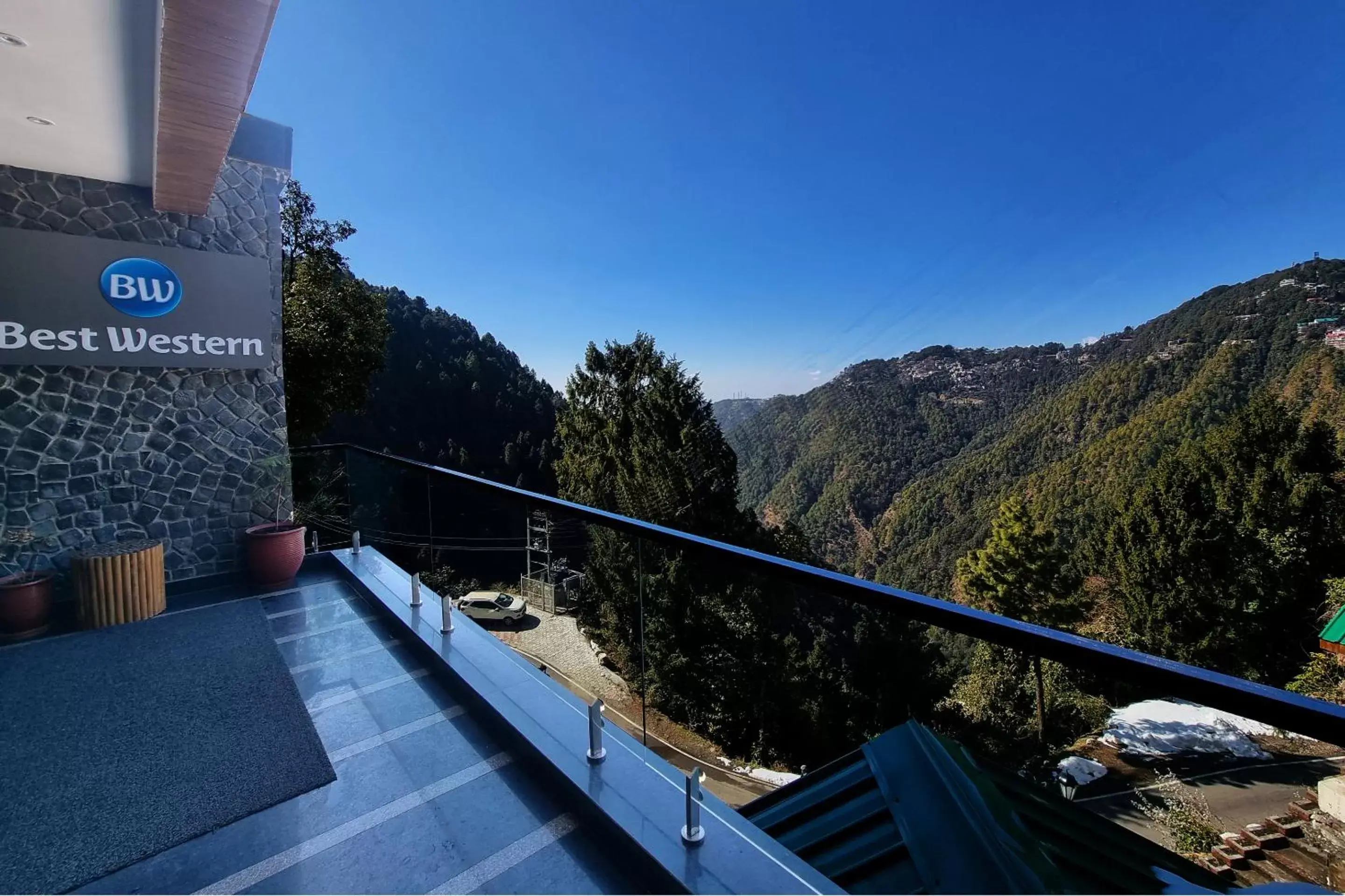 Mountain view in Best Western Dalhousie