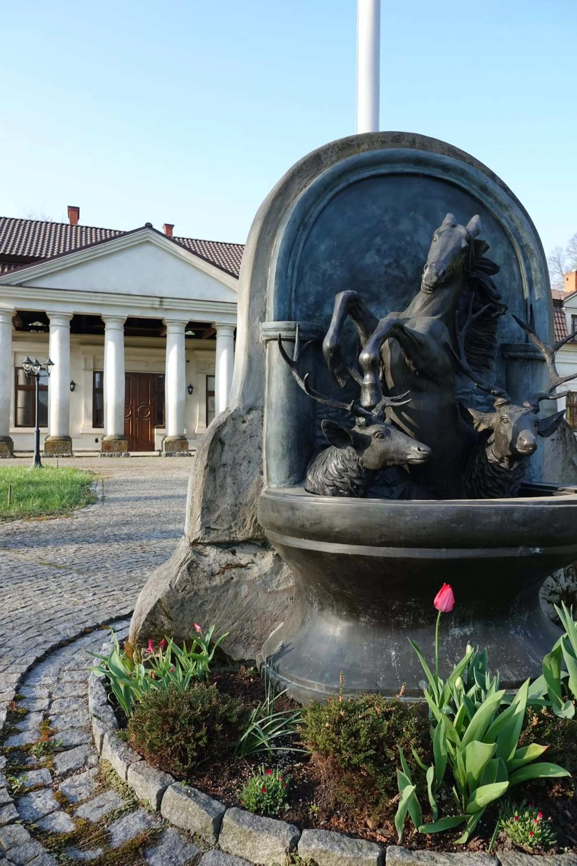 Property building in Gościniec Dworski w Ropie - Pokoje gościnne