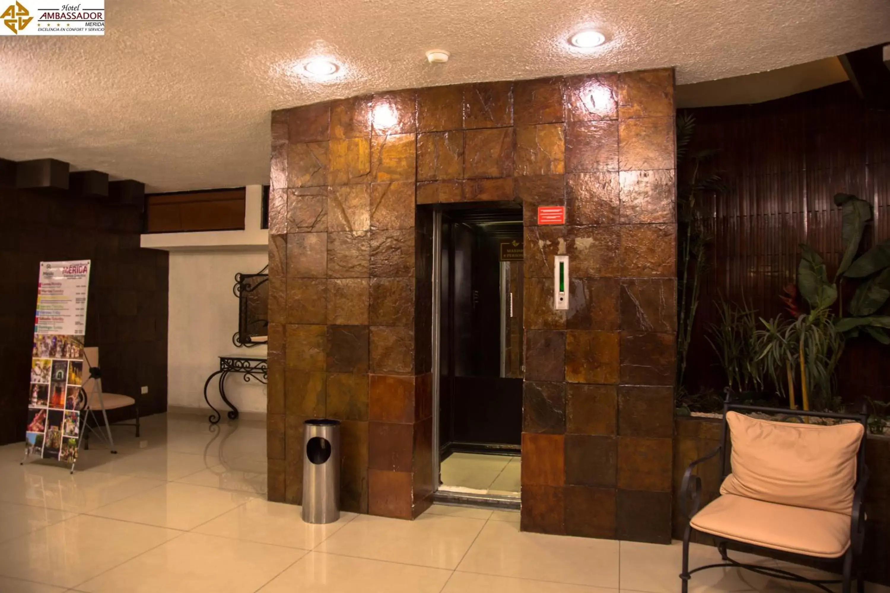 Lobby or reception, Bathroom in Hotel Ambassador Mérida