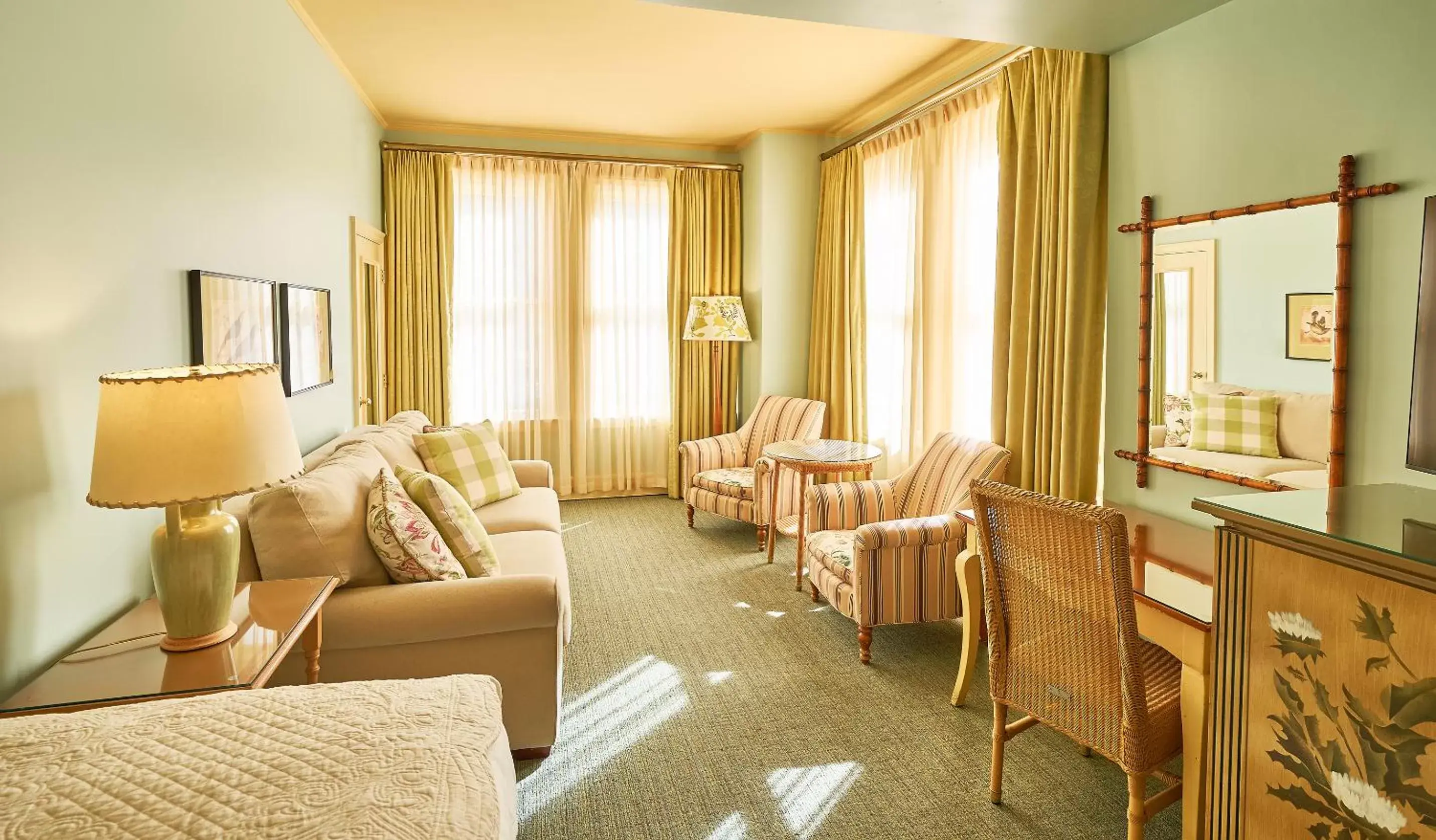 Seating Area in Ashland Springs Hotel