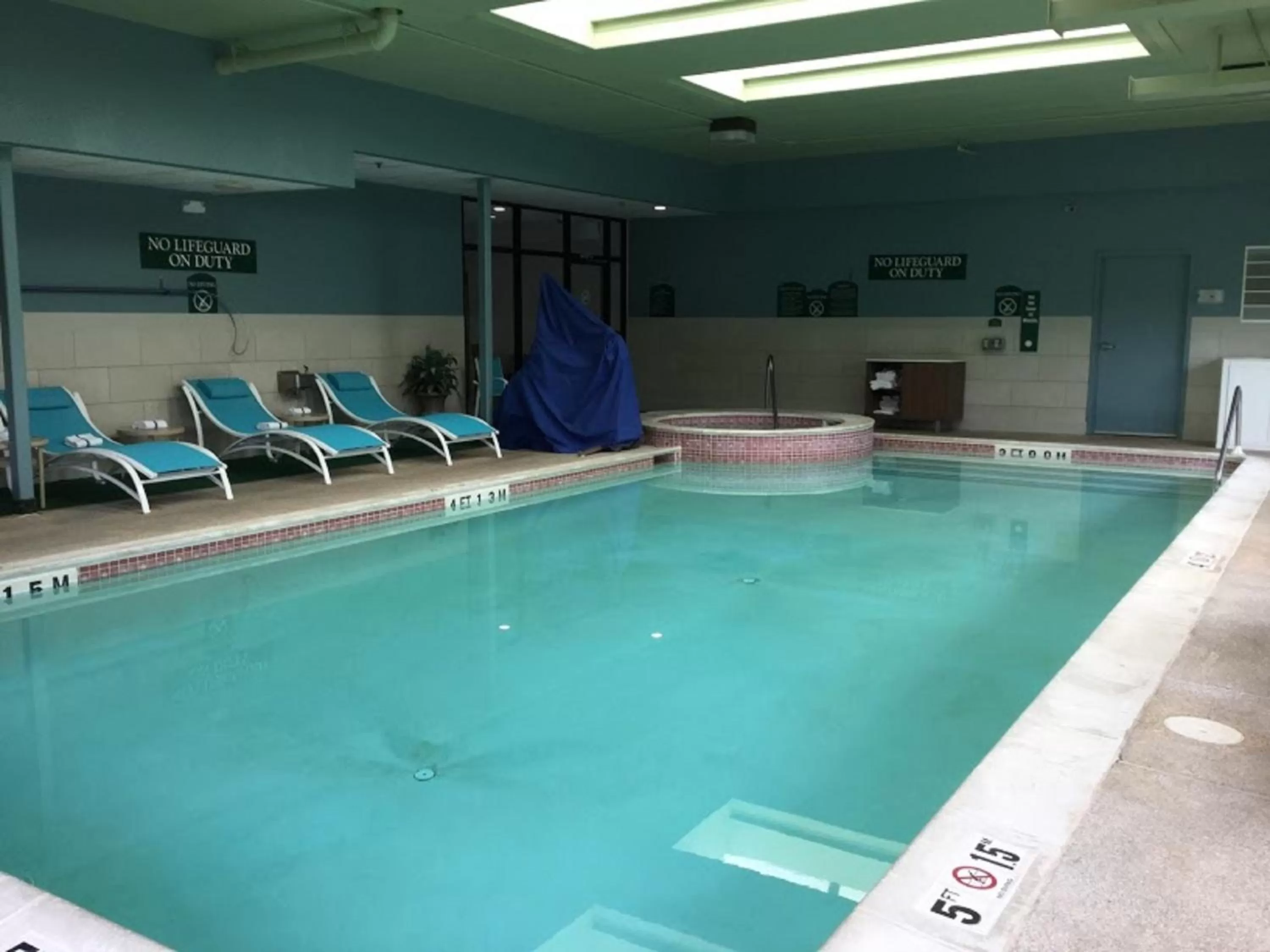 Swimming pool in Holiday Inn Express Easton by IHG