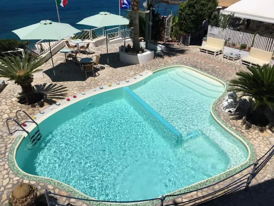 Swimming pool, Pool View in La Porta del mare SPA