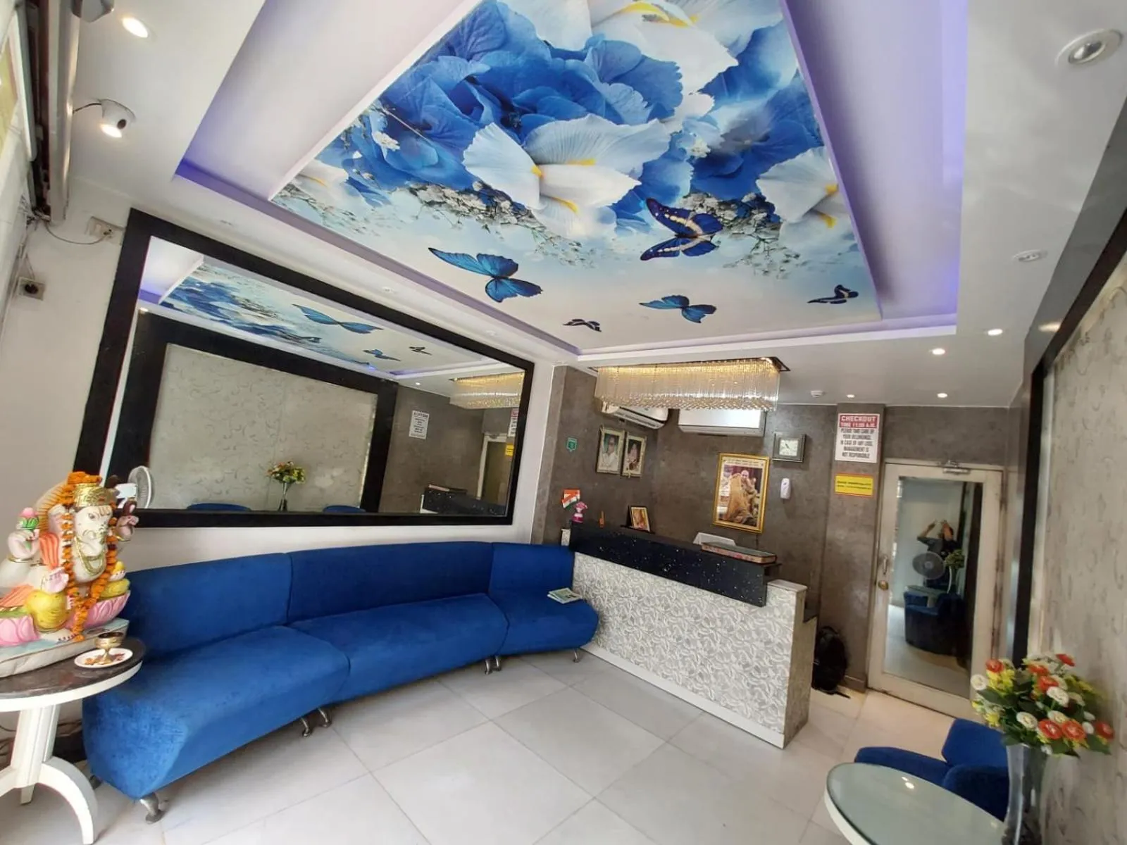 Lobby/Reception in Hotel Shanti Palace