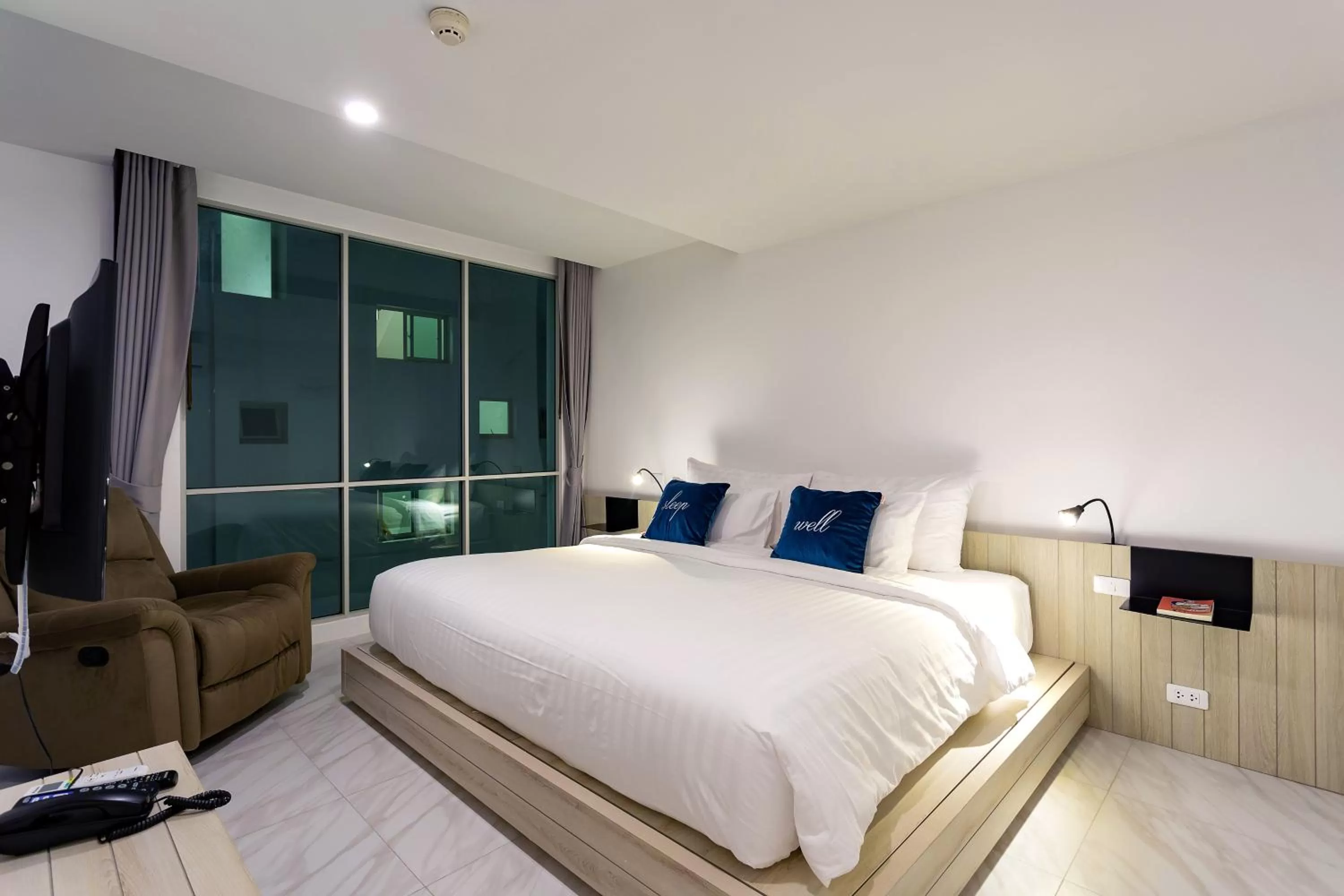 Photo of the whole room, Bed in Costa Village Bangsaray