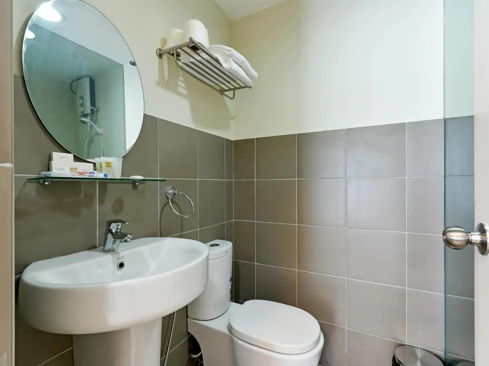 Bathroom in Currency Serviced Suites