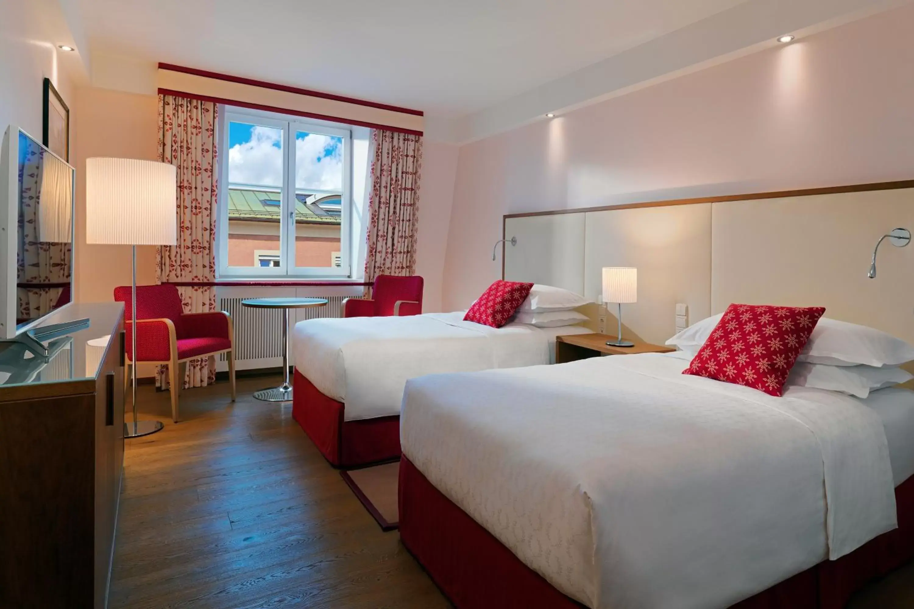 Classic Twin Room in Sheraton Grand Salzburg Classic Twin Room in Sheraton Grand Salzburg