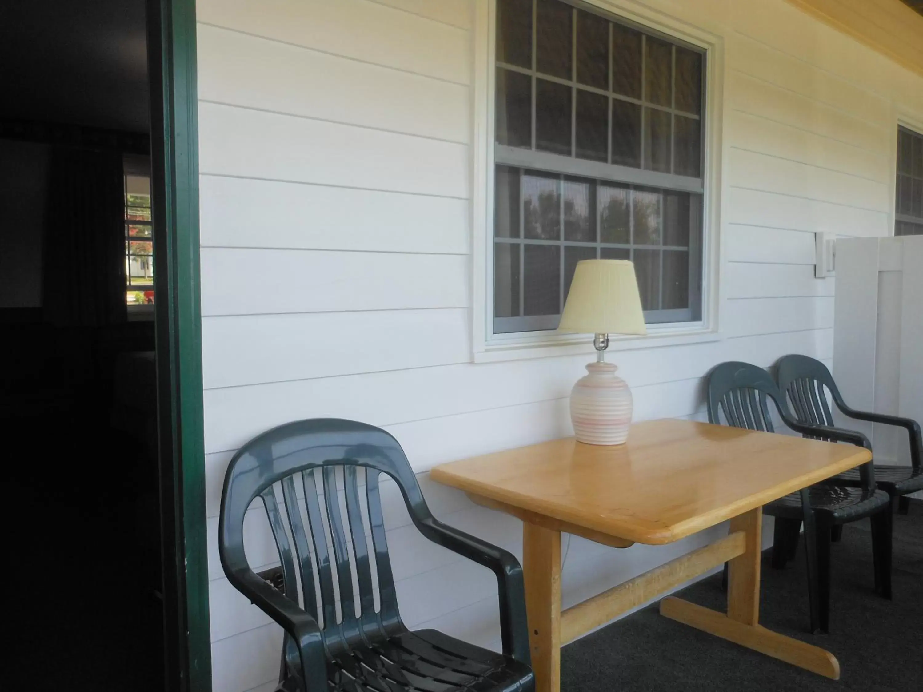 Balcony/Terrace, Seating Area in Briarcliff Motel