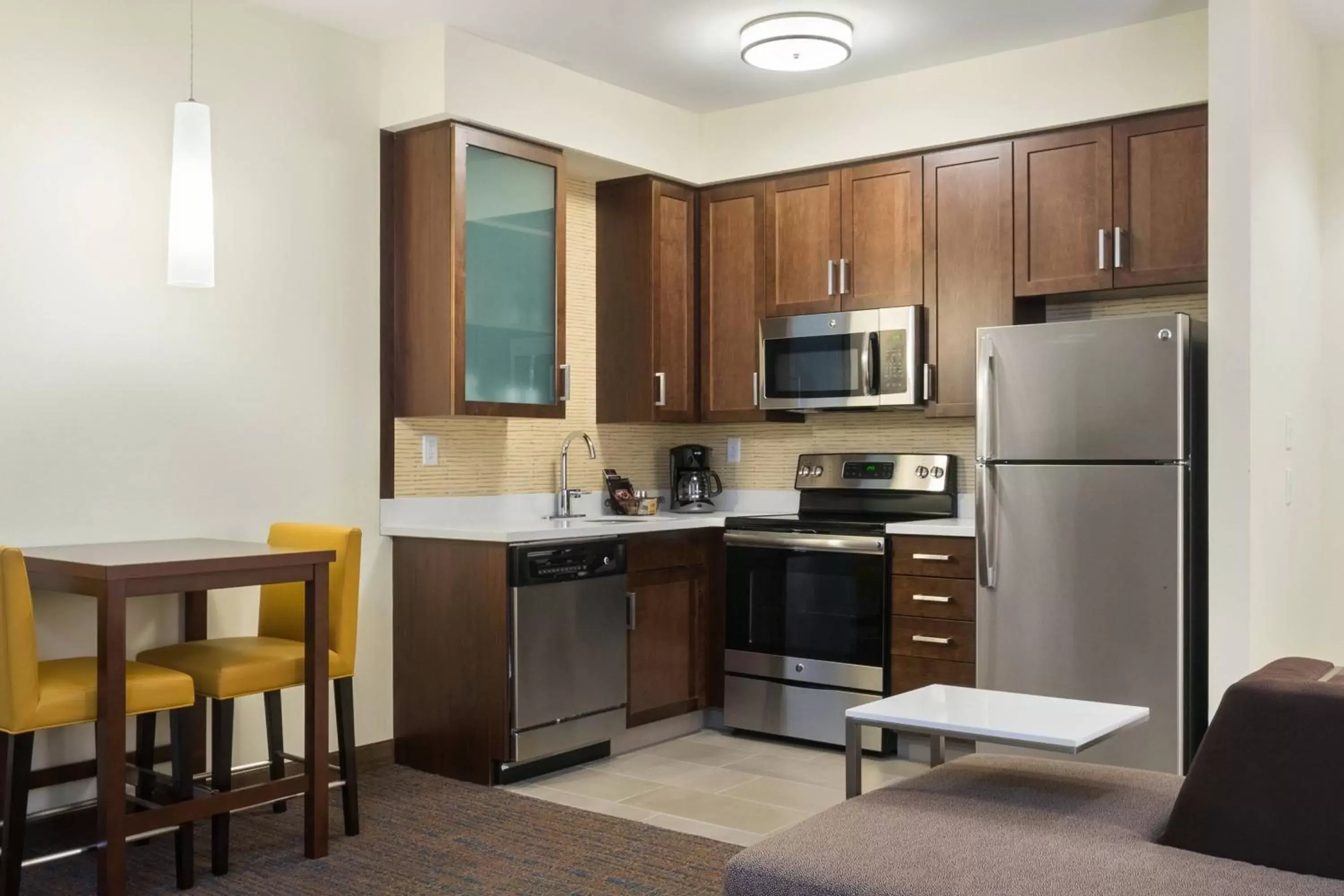 Kitchen or kitchenette, Kitchen/Kitchenette in Residence Inn by Marriott Houston West/Beltway 8 at Clay Road