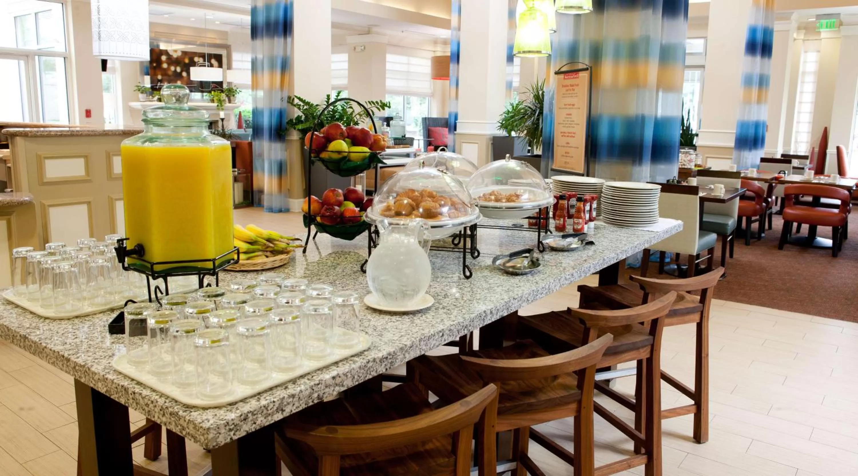 Restaurant/places to eat in Hilton Garden Inn Secaucus/Meadowlands