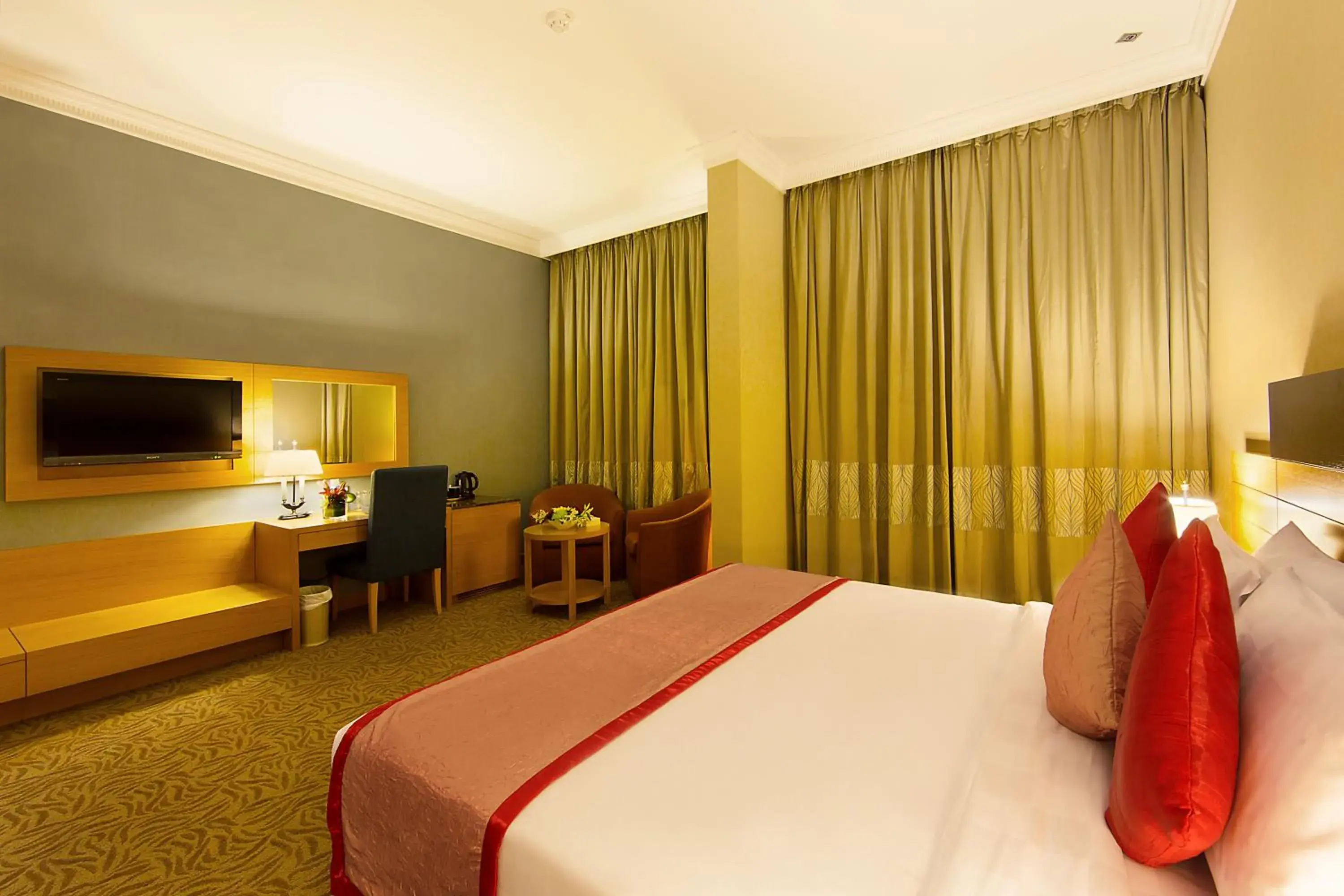 Bedroom, Bed in Lotus Grand Hotel