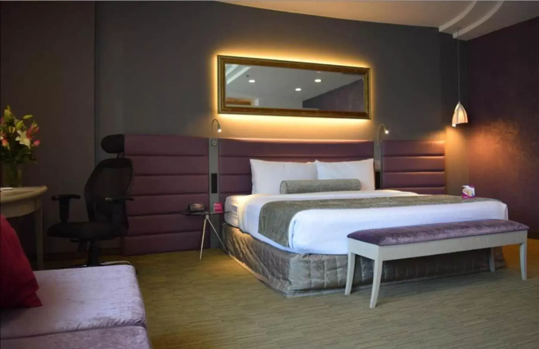 Photo of the whole room, Bed in Crowne Plaza Toluca - Lancaster, an IHG Hotel