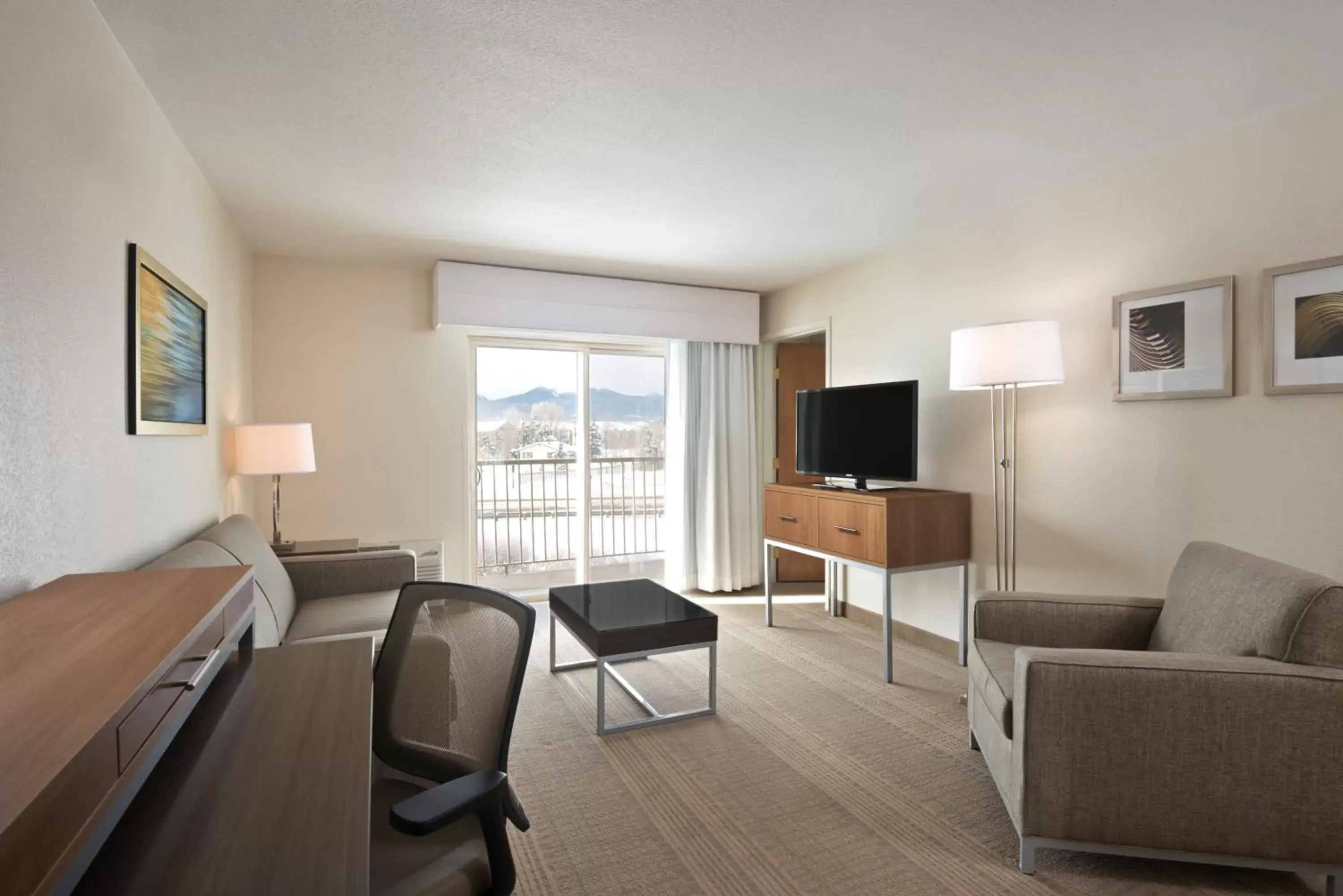 Bedroom, Seating Area in Holiday Inn Express Hotel & Suites Fraser Winter Park Area, an IHG Hotel