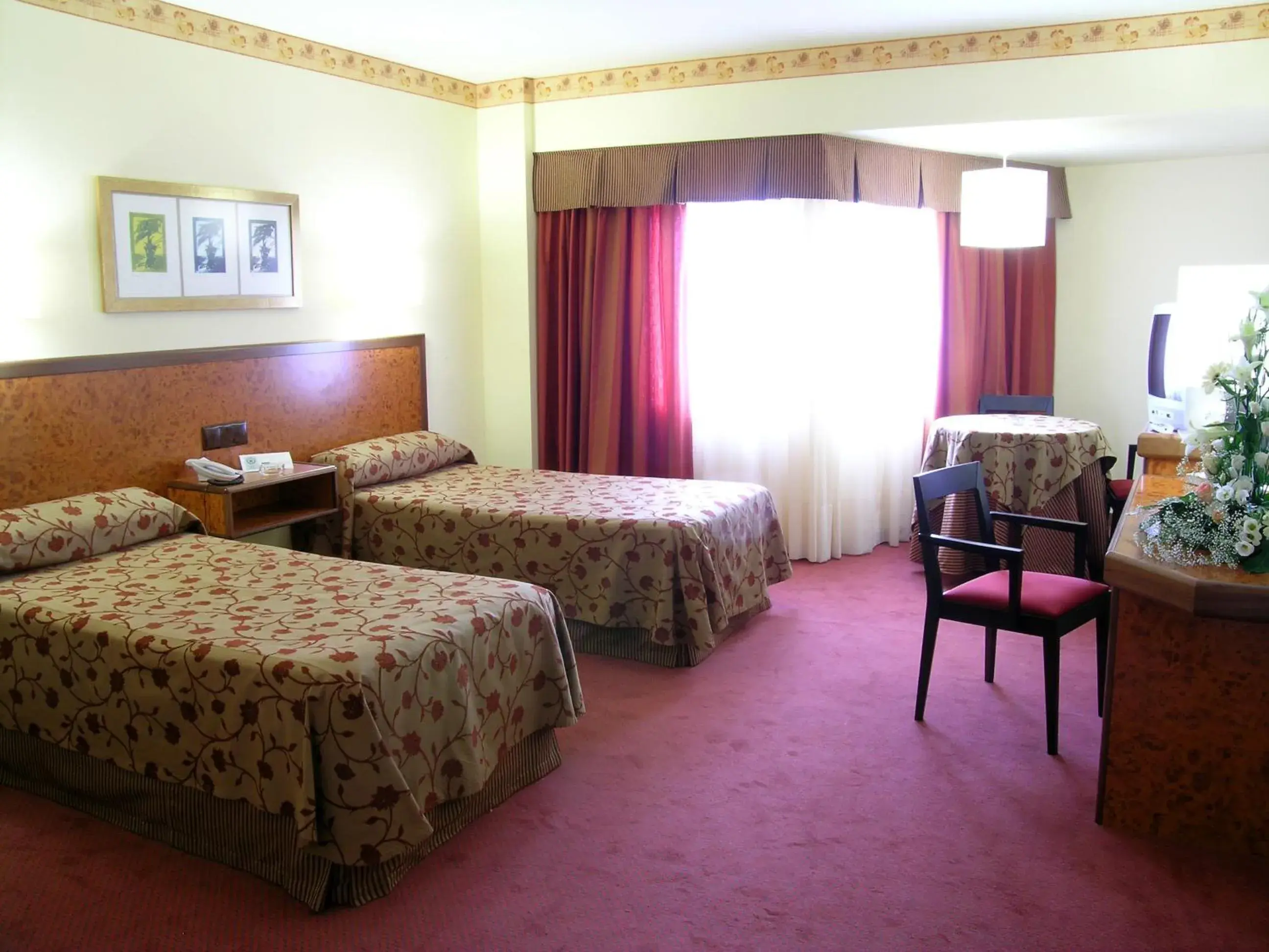 Photo of the whole room, Bed in Hotel Sercotel Cuatro Postes