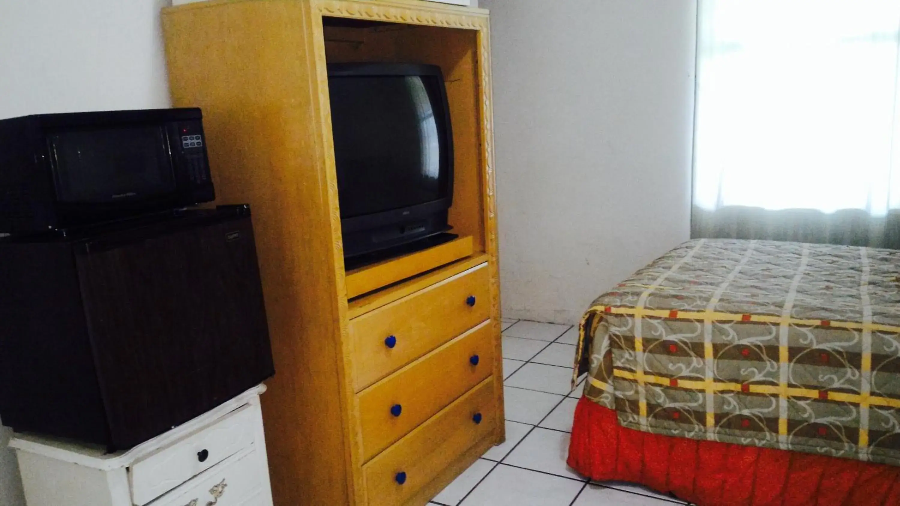 TV/Entertainment Center in Sunset Inn- Fort Pierce, FL