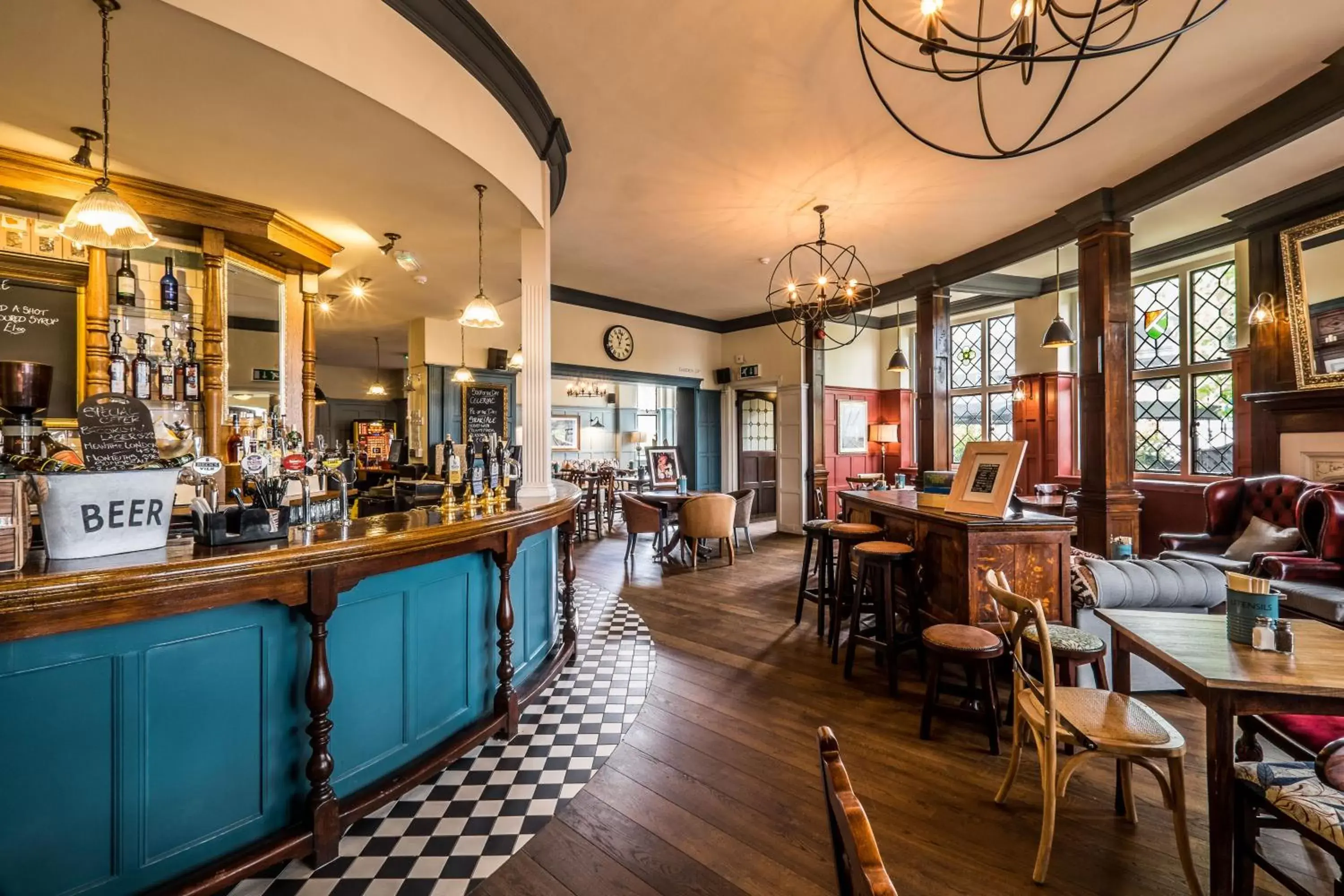 Day, Restaurant/Places to Eat in Bridge Hotel