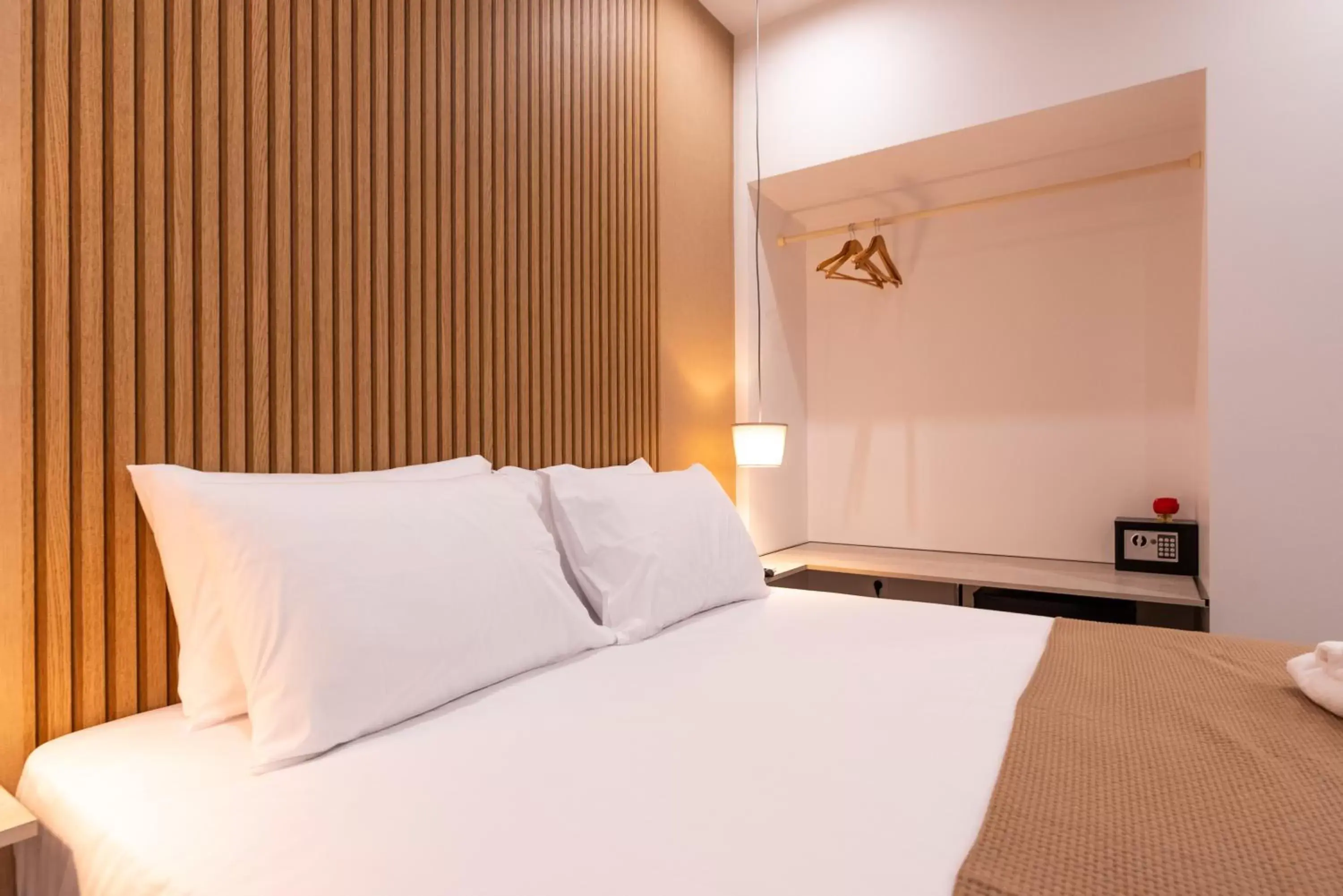 Bedroom, Bed in Airscape Hotel Free Shuttle From Athen's Airport