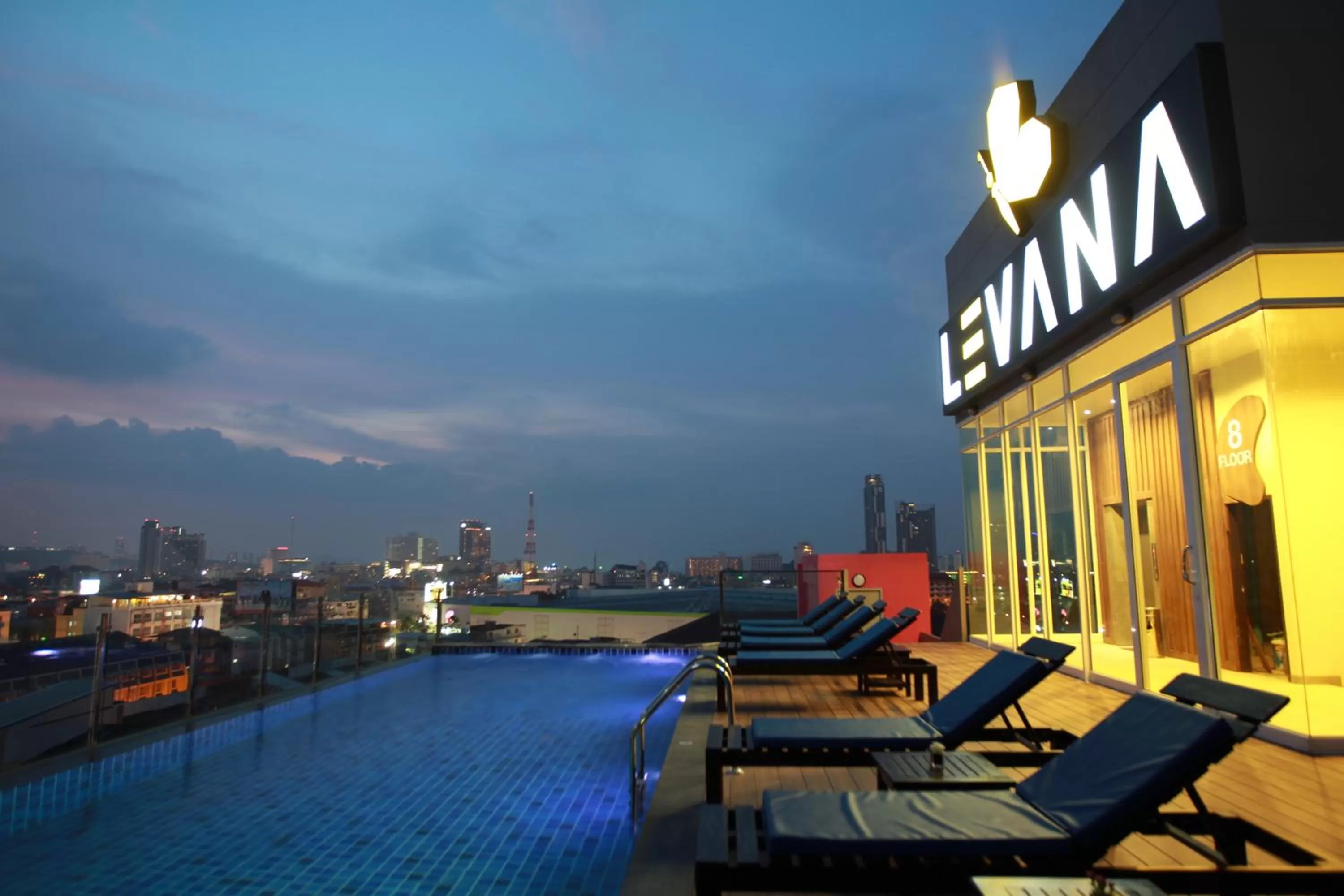 Swimming pool in Levana Pattaya Hotel - SHA Extra Plus