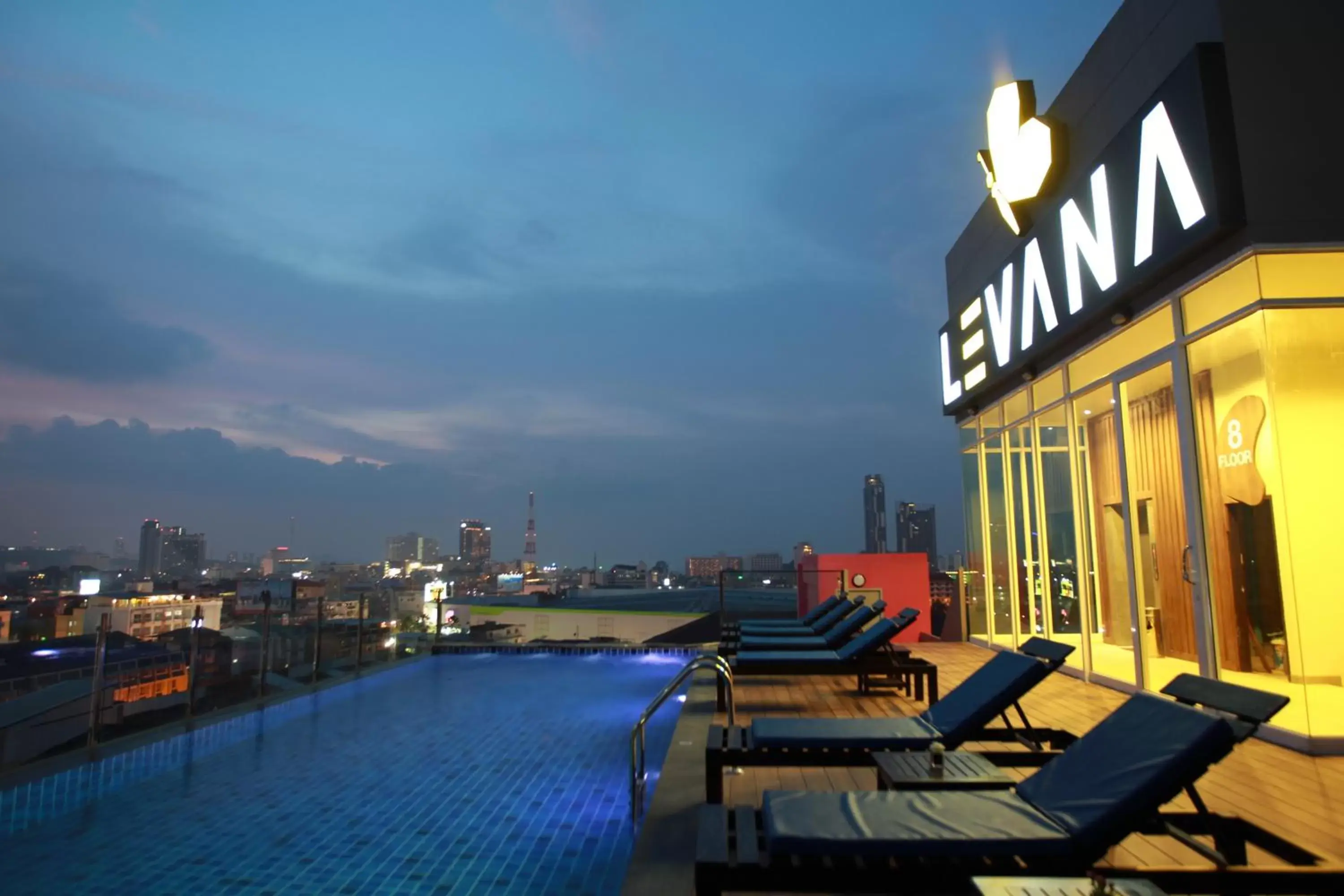 Swimming Pool in Levana Pattaya Hotel - SHA Extra Plus