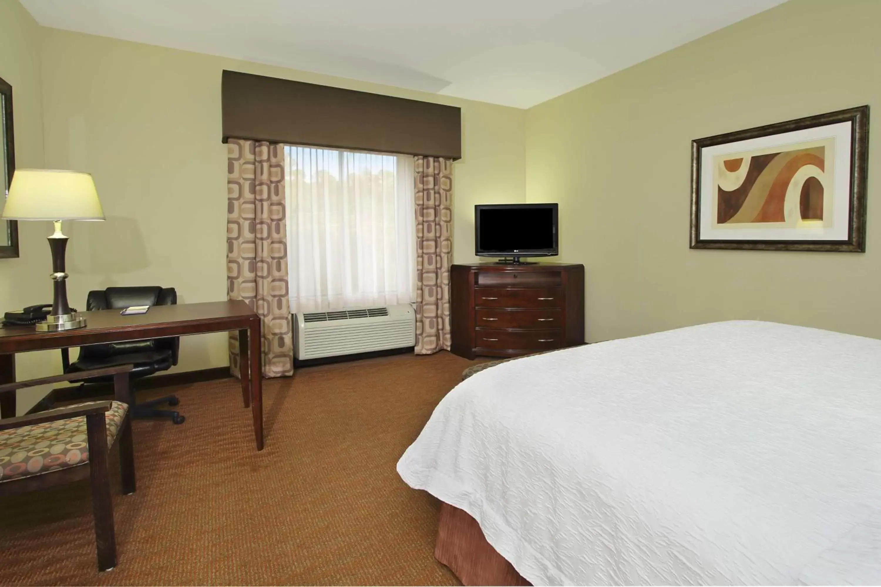 Bedroom, TV/Entertainment Center in Hampton Inn & Suites Conroe I 45 North