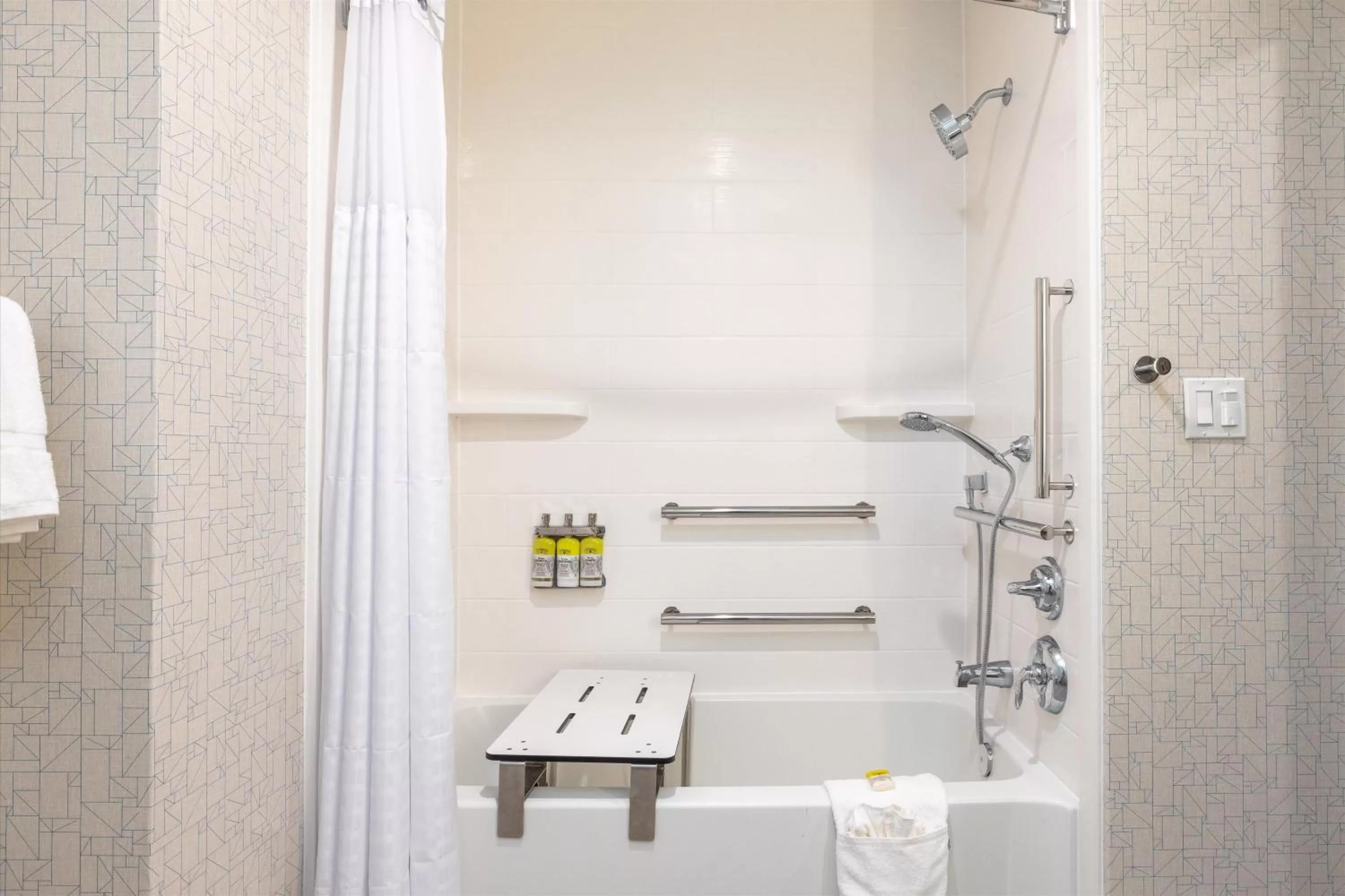 Bedroom in Holiday Inn Express & Suites - San Jose Silicon Valley by IHG