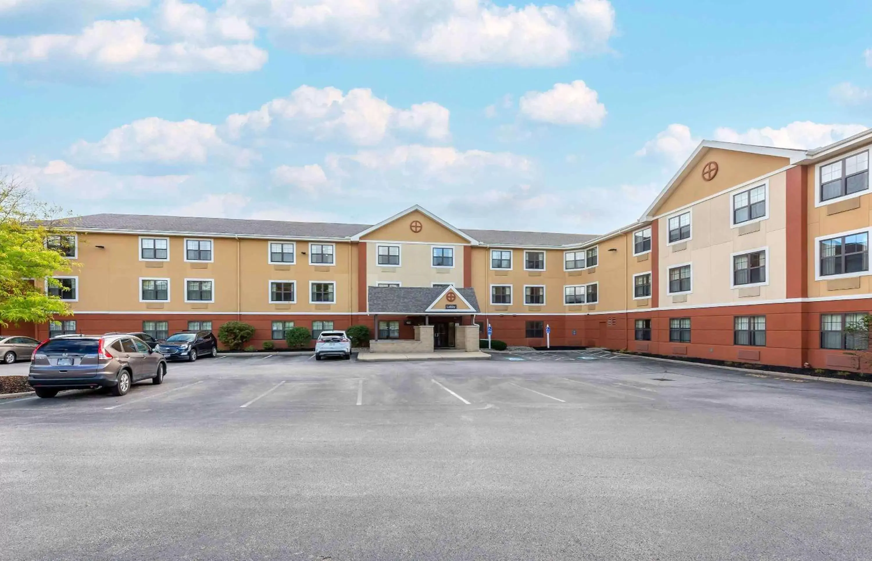 Property Building in Extended Stay America Suites - Akron - Copley - East