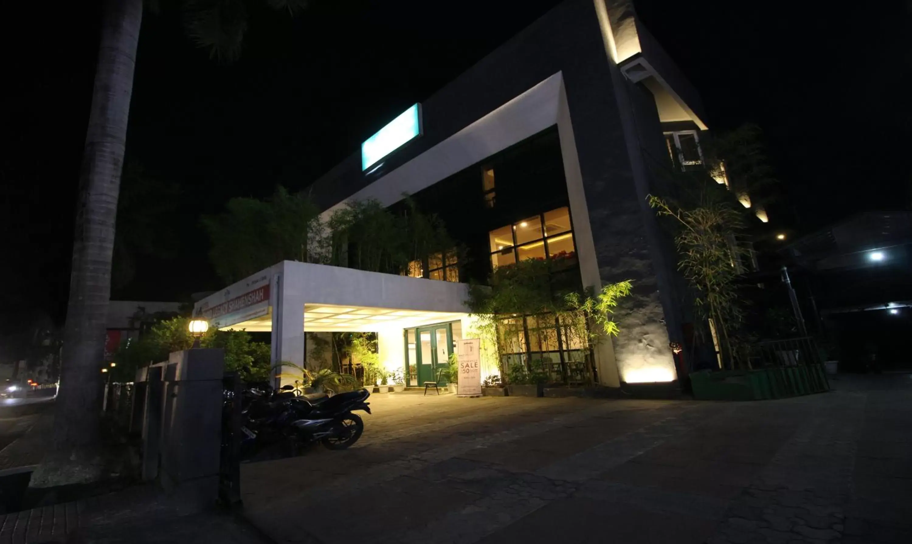 Property building in Treebo Grand Legacy Shahenshah Property building in Treebo Grand Legacy Shahenshah