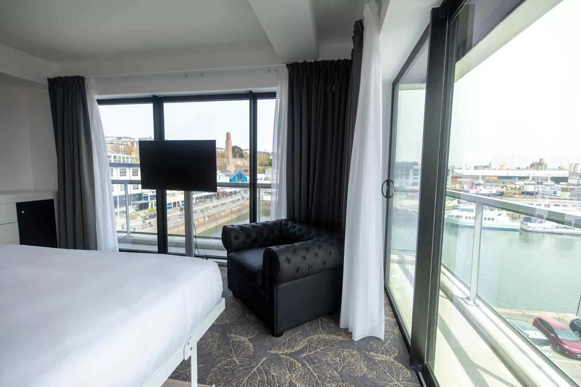 View (from property/room), Bed in Le Barracuda & Spa, Centre Port, pieds dans l'eau, vue mer