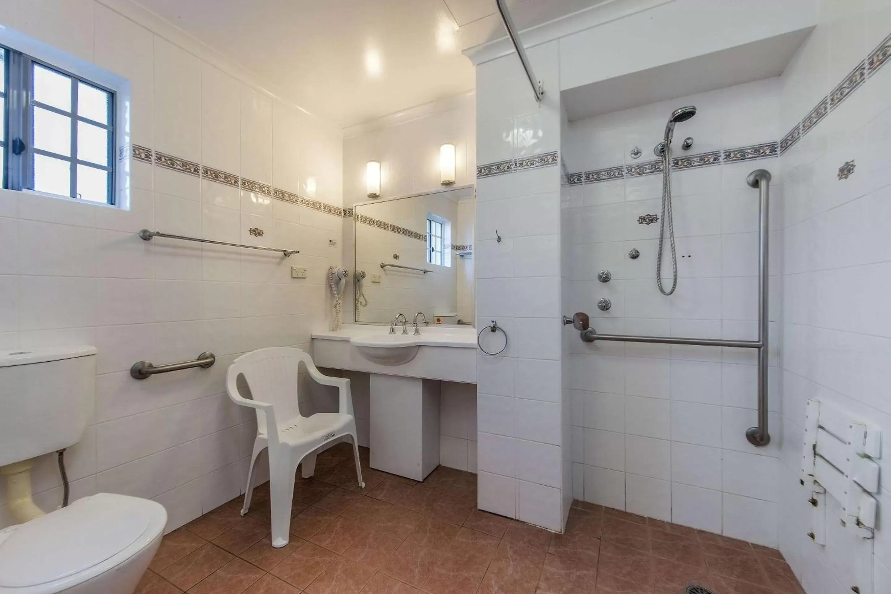 Bathroom in Quality Inn Penrith Sydney