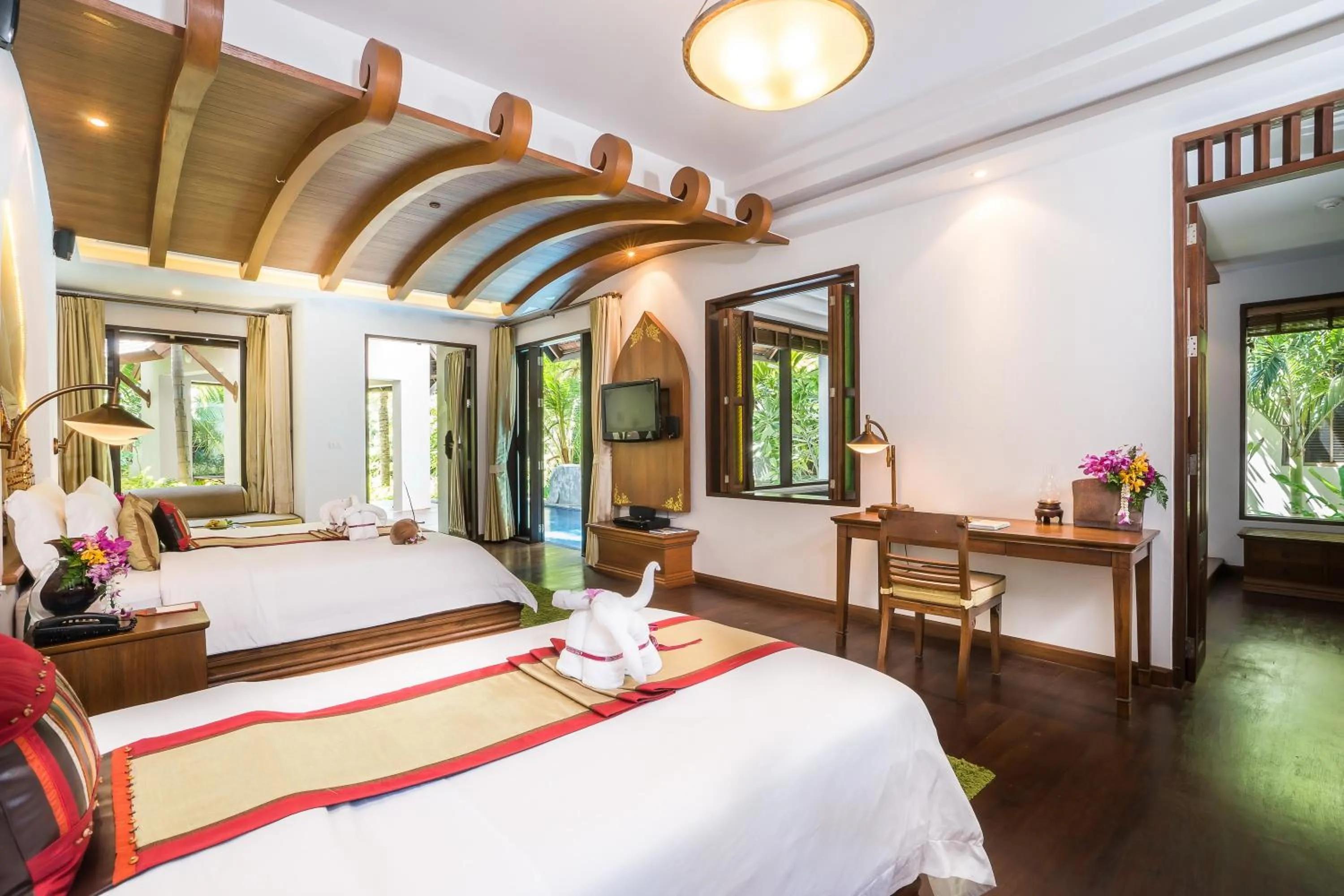 Photo of the whole room, Bed in Royal Muang Samui Villas