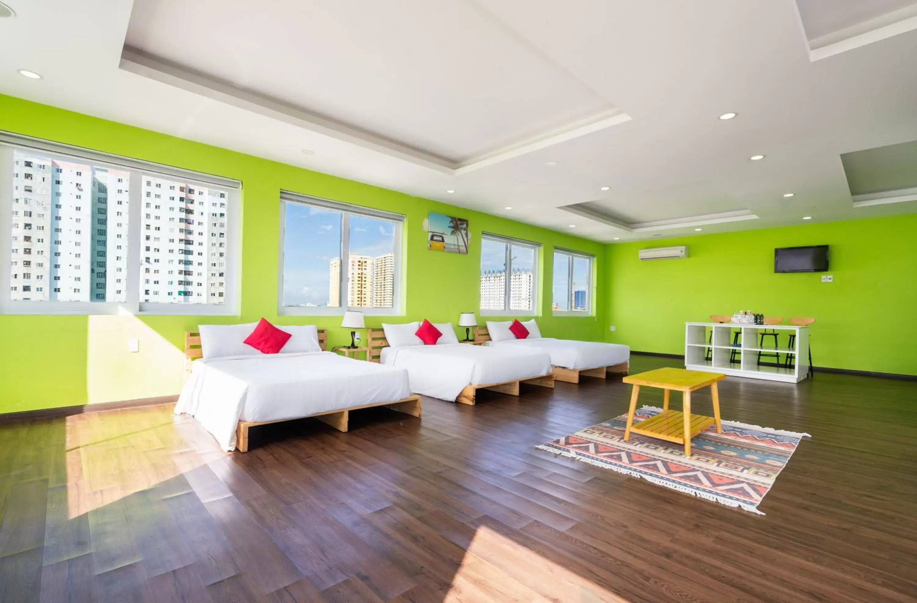 Bed, Restaurant/Places to Eat in Central Hotel by Joi Hospitality Bed, Restaurant/Places to Eat in Central Hotel by Joi Hospitality