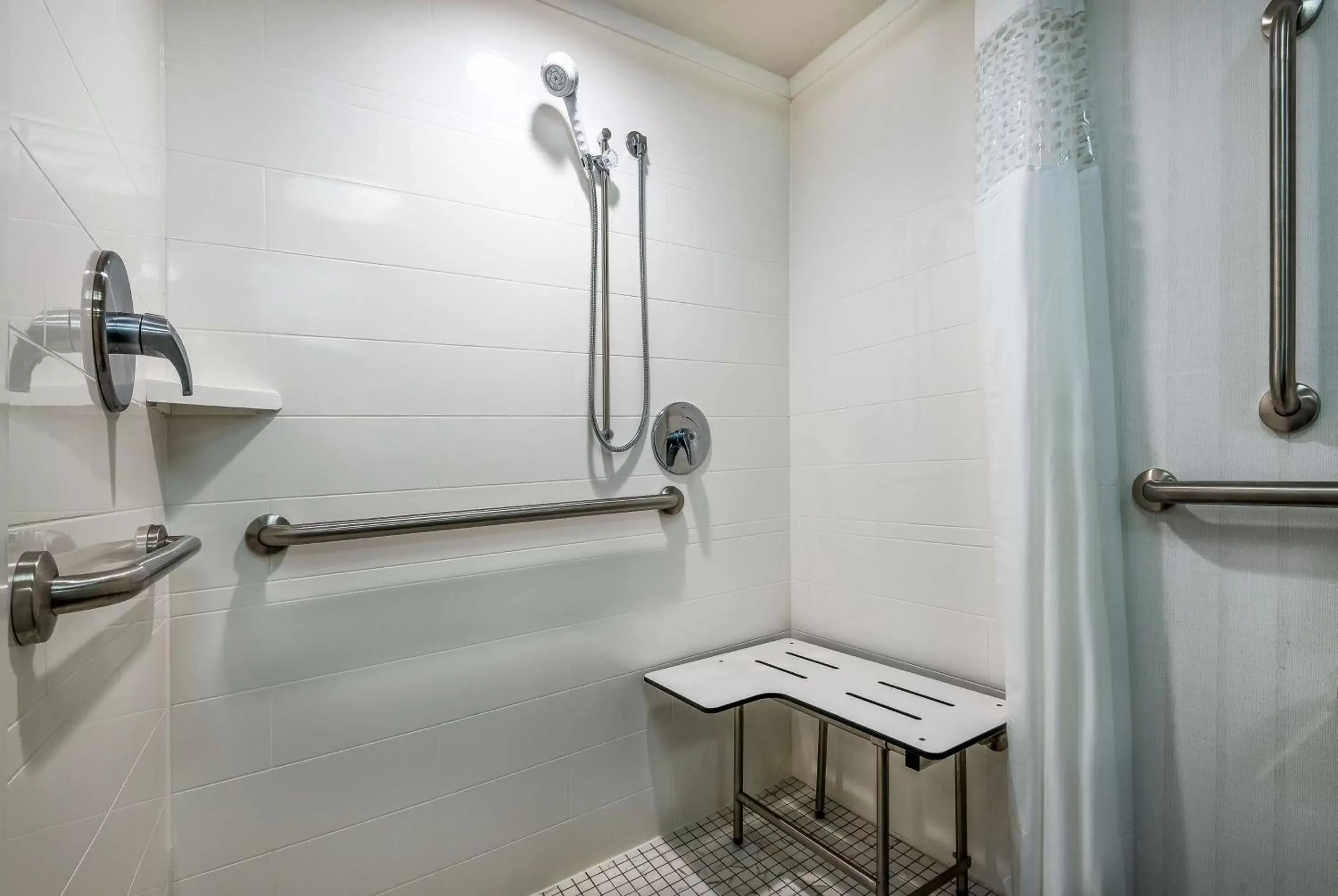 Bathroom in Hampton Inn & Suites Florence Center
