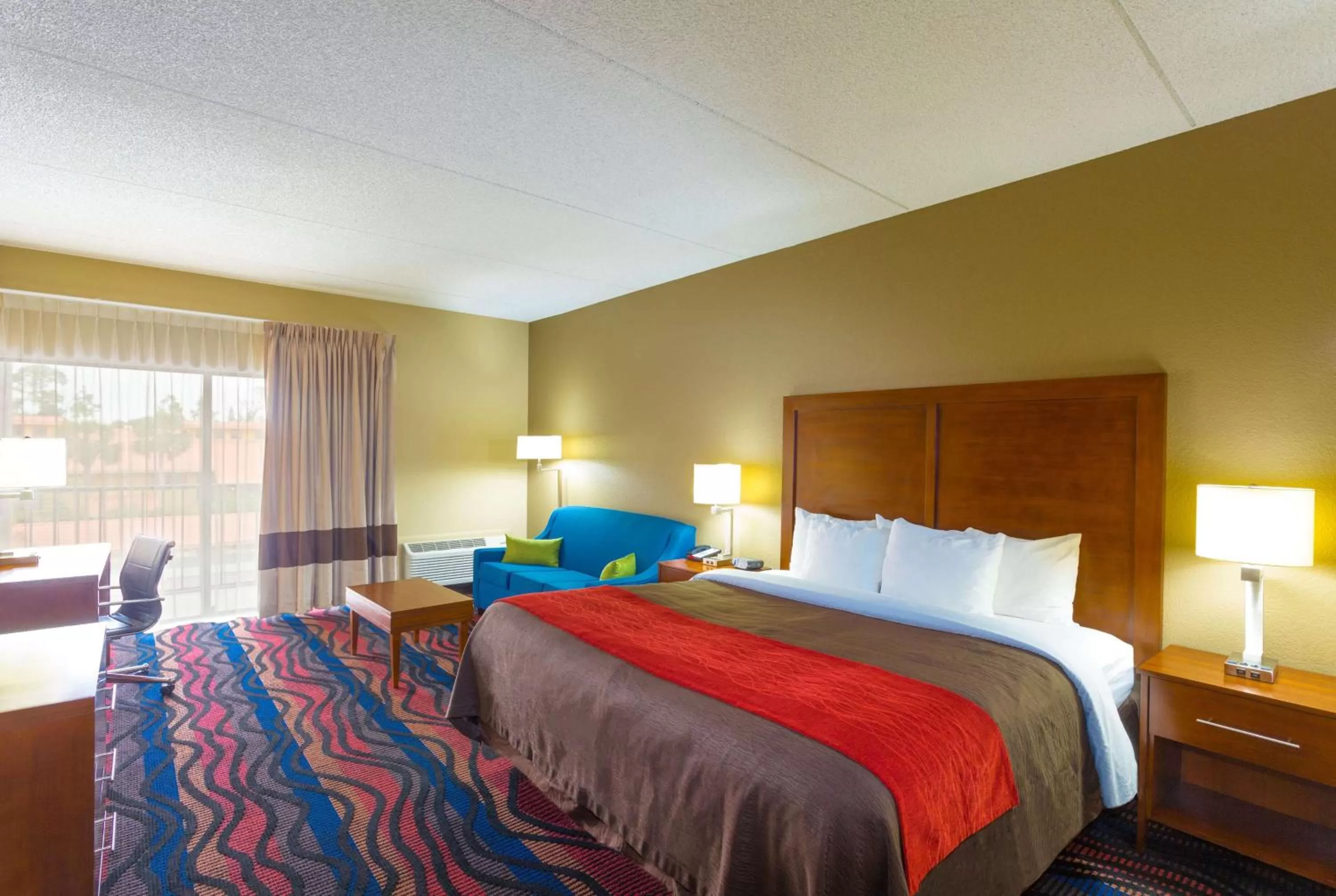 Photo of the whole room, Bed in Baymont by Wyndham Bonita Springs