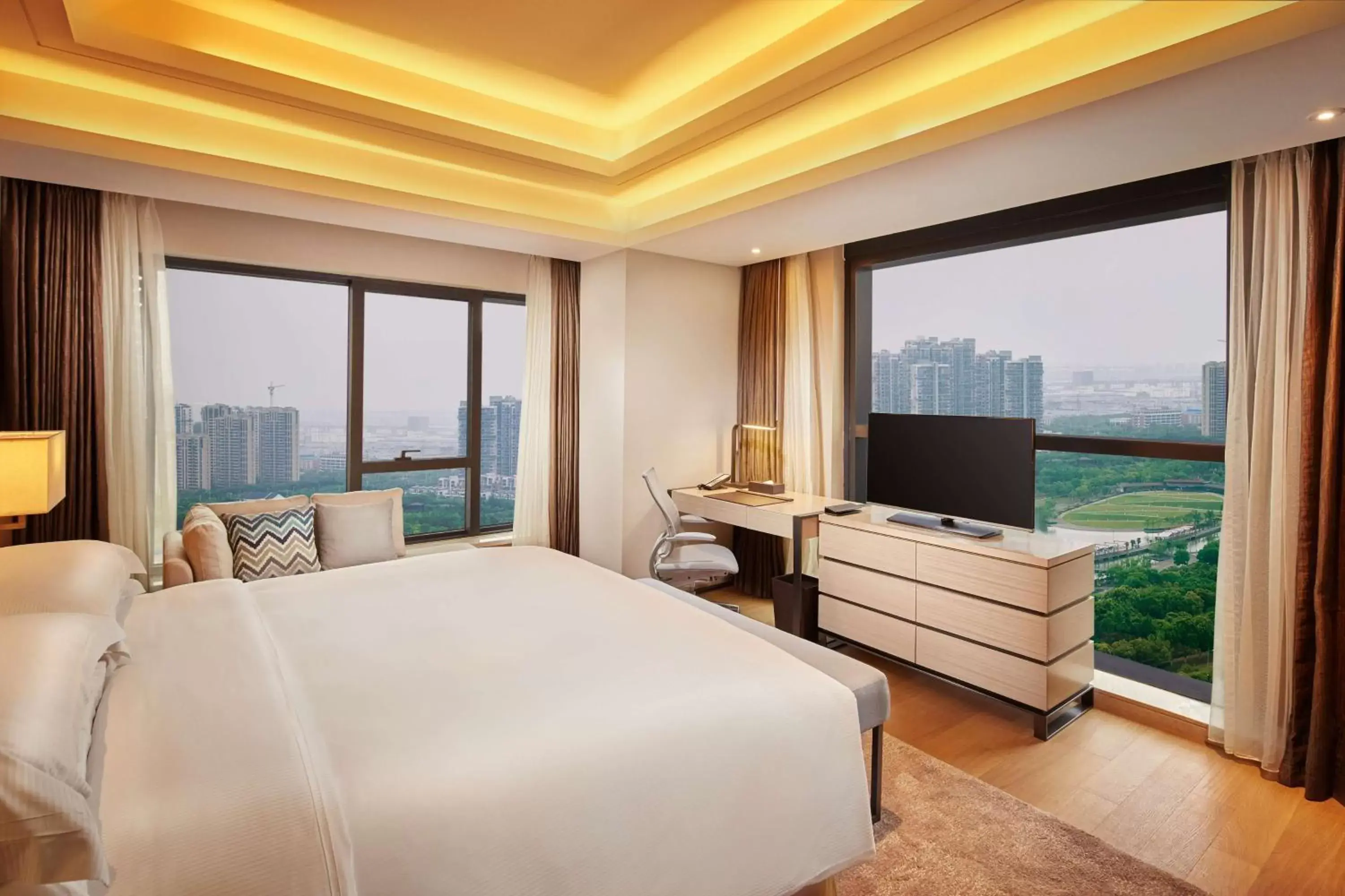 Bed, Mountain View in Hilton Suzhou