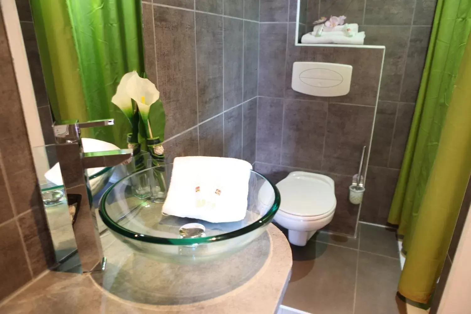 Bathroom in Hotel & Spa Gil de France Cap d'Agde