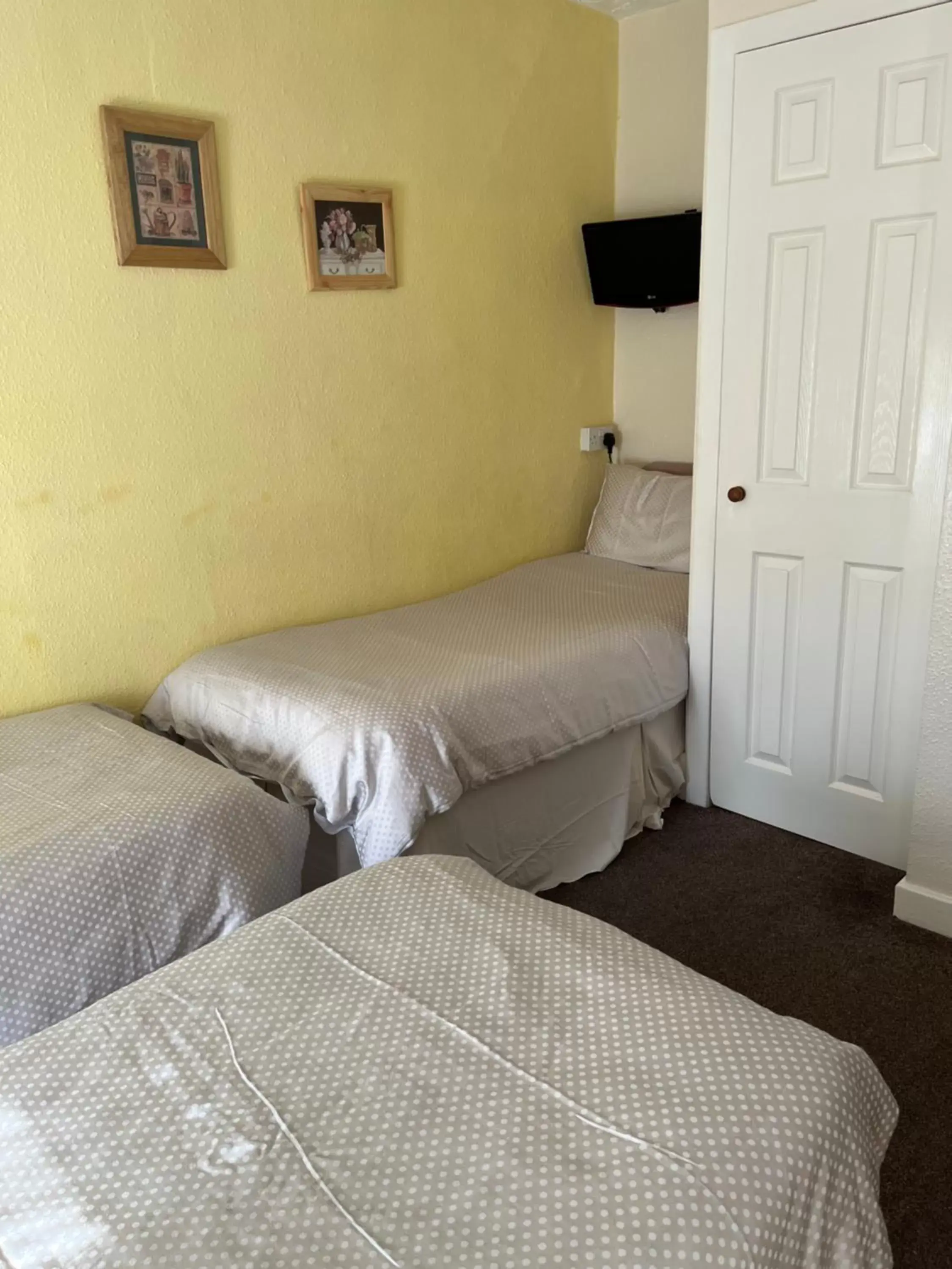 Bedroom, Bed in Alondra Hotel