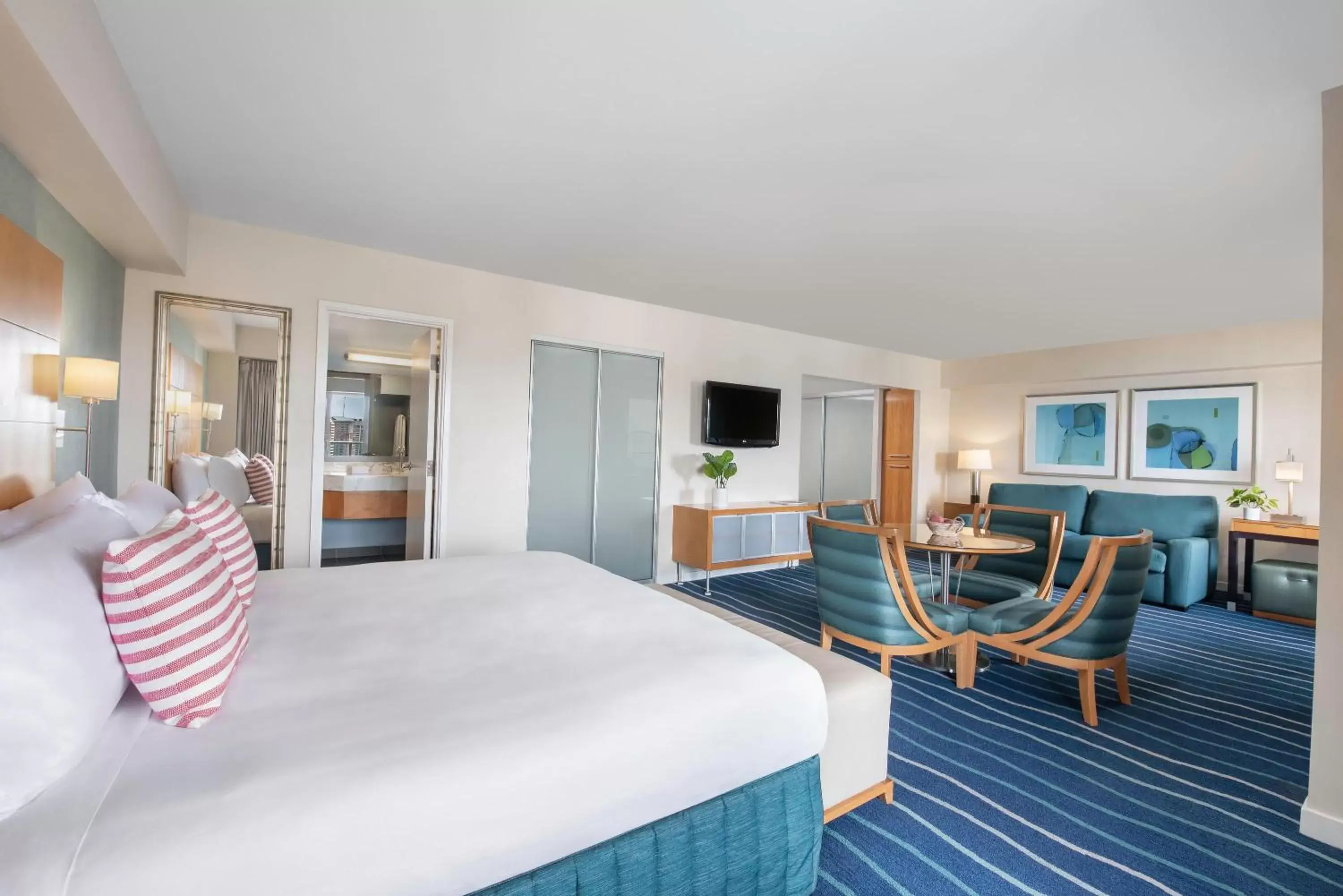 Bed in Ala Moana Hotel - Resort Fee Included