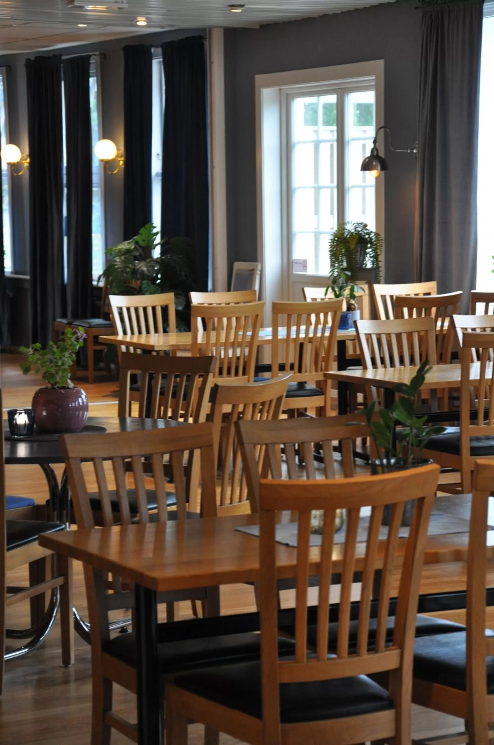 Restaurant/Places to Eat in Järnvägshotellet Edsbyn