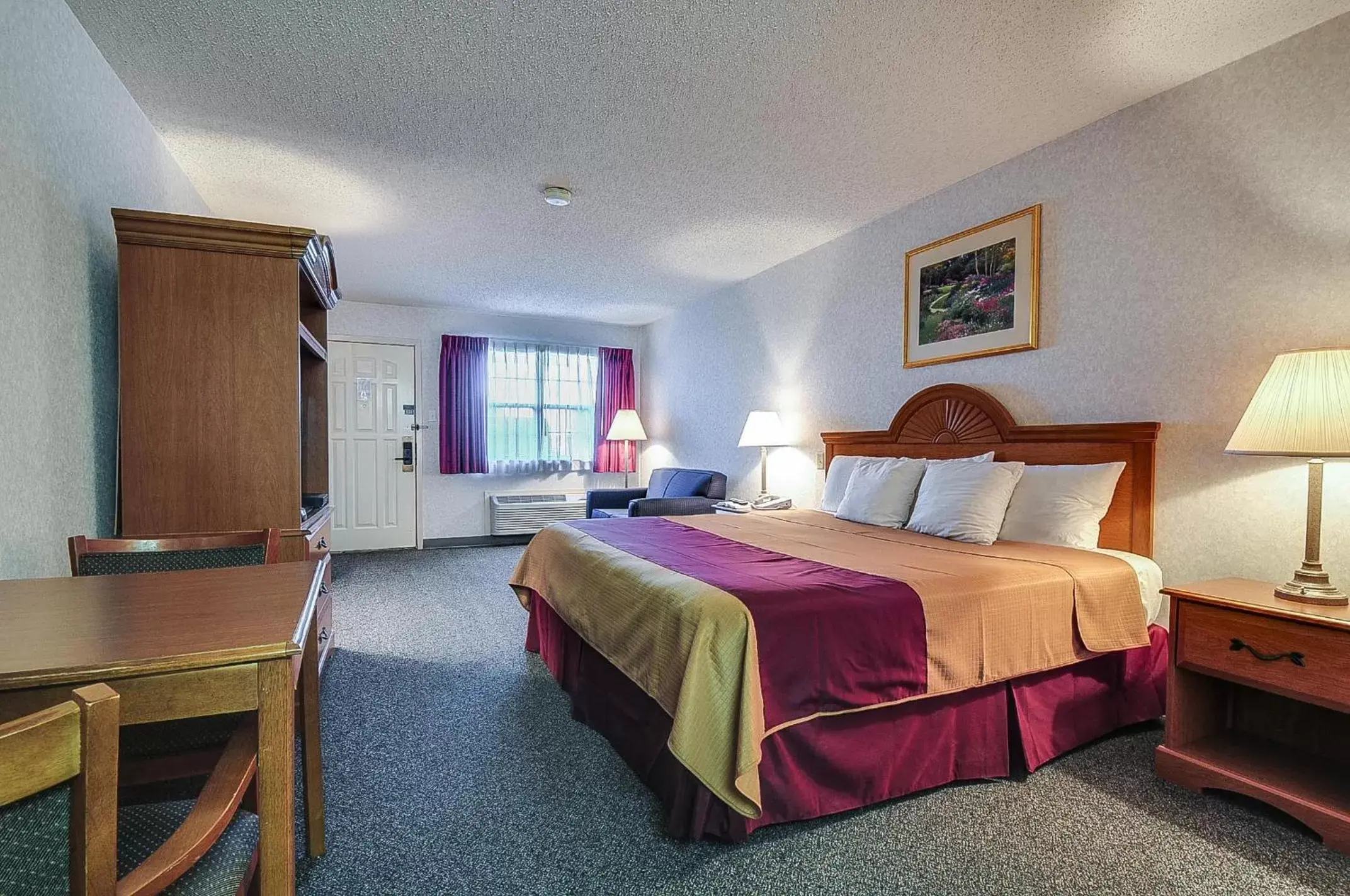 Photo of the whole room in Americas Best Value Inn Midlothian