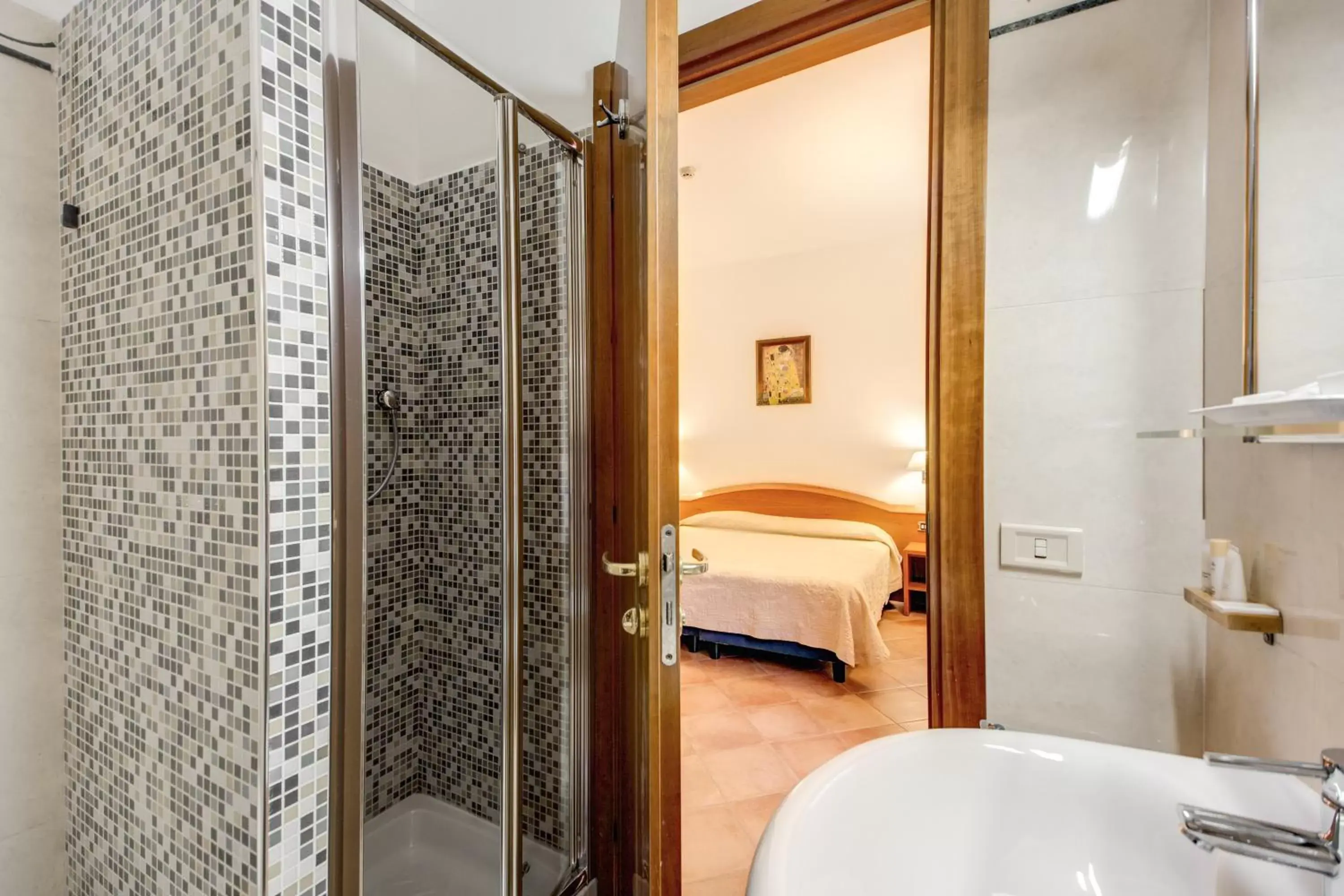 Photo of the whole room, Bathroom in Hotel Gea Di Vulcano